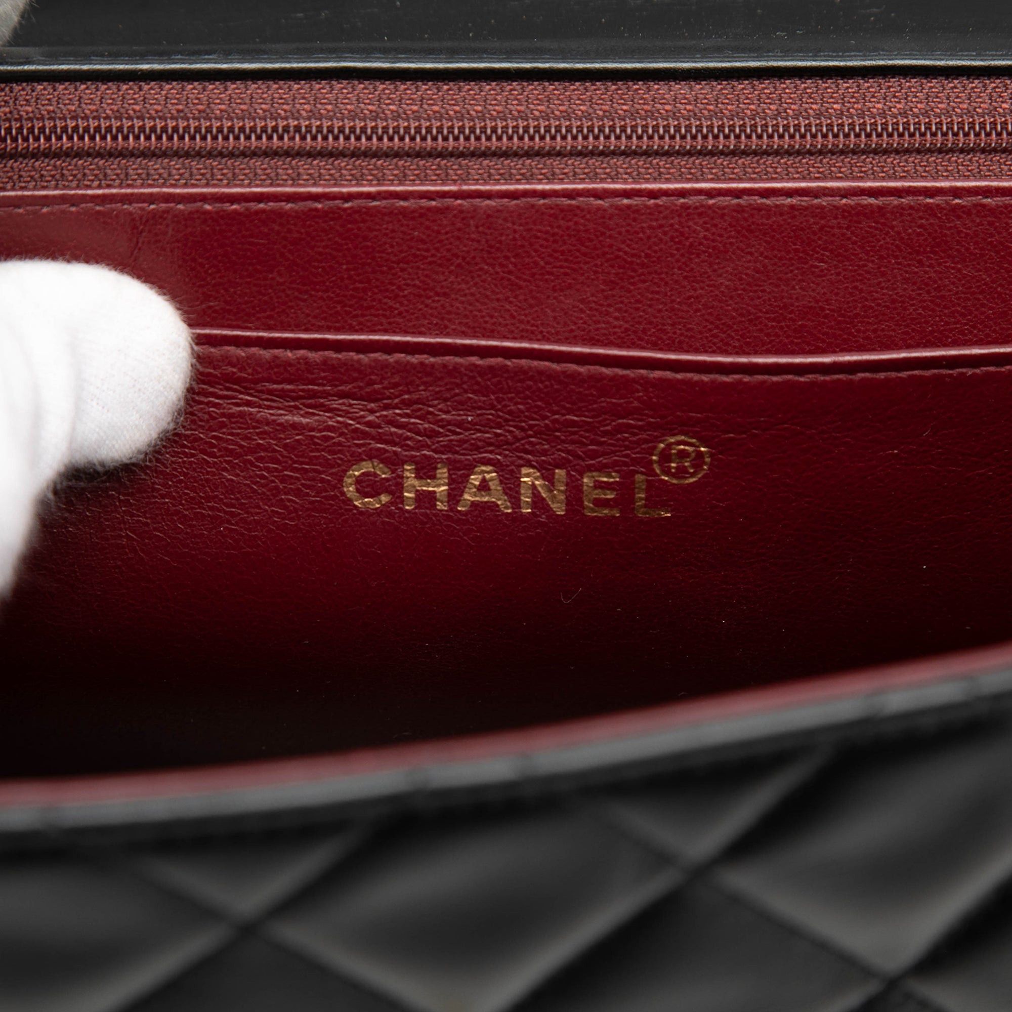 Chanel Maxi XL Classic Lambskin Single Flap Size ONE SIZE - 5 Thumbnail