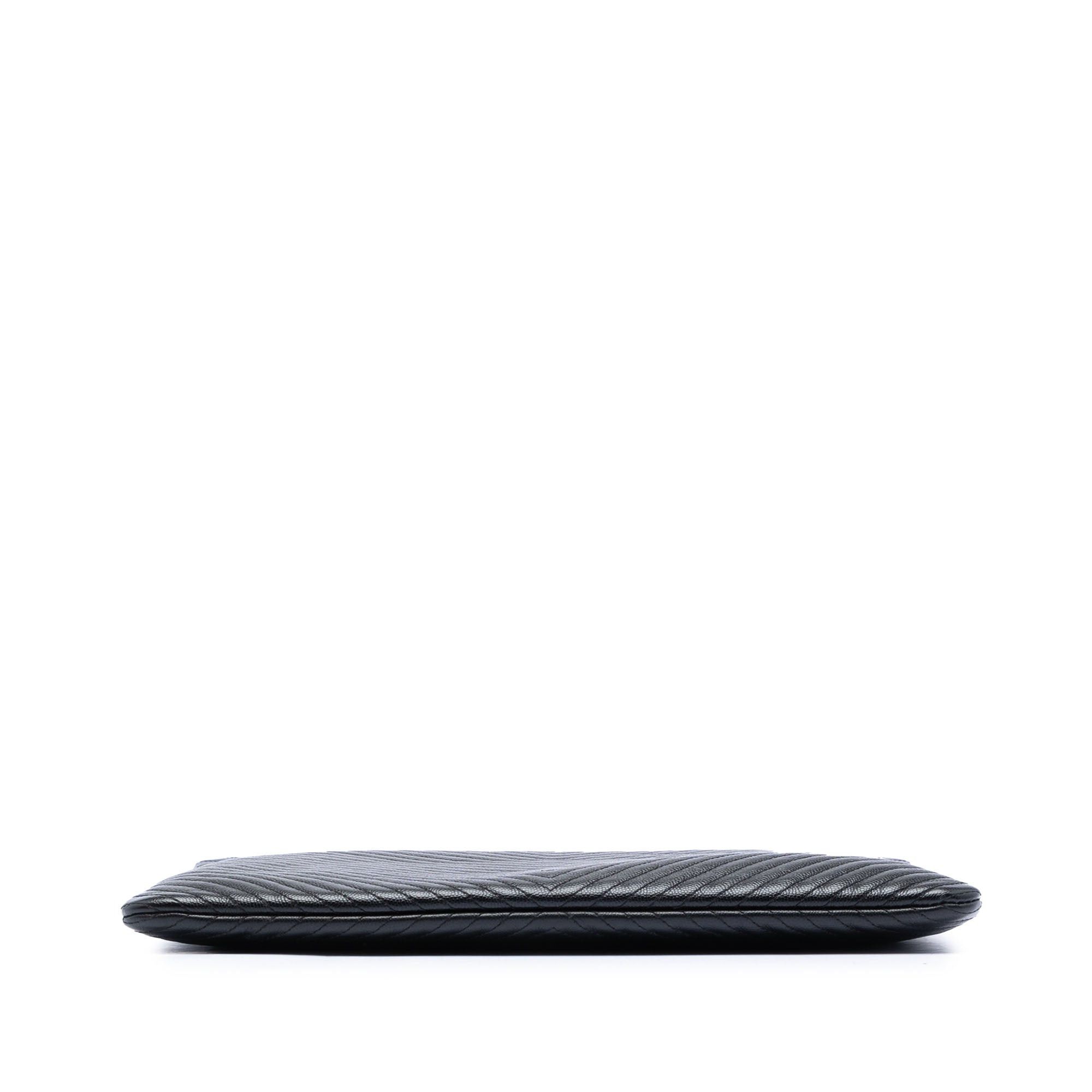 Chanel Large Chevron Caviar O Case Clutch Size ONE SIZE - 3 Thumbnail