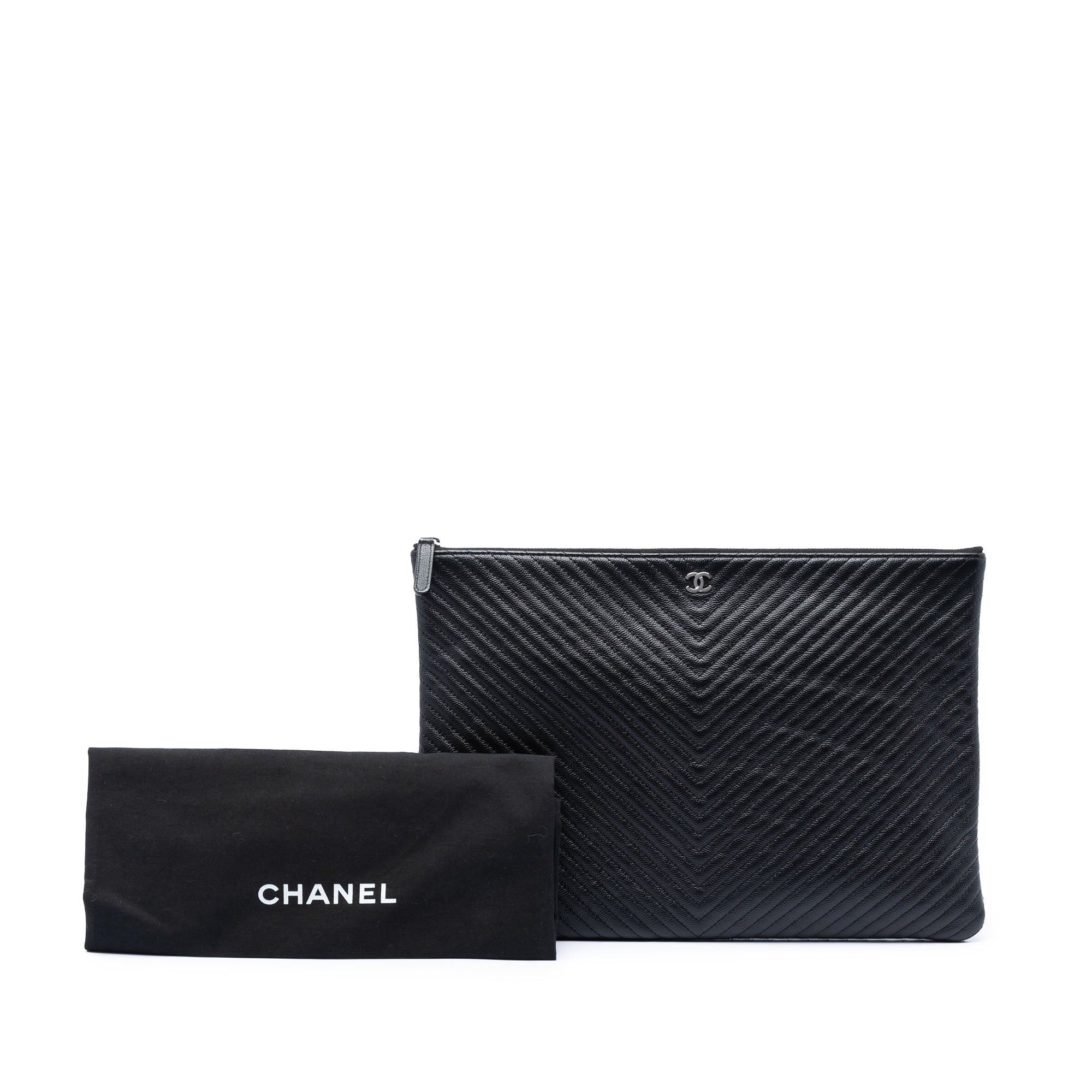 Chanel Large Chevron Caviar O Case Clutch Size ONE SIZE - 8 Thumbnail