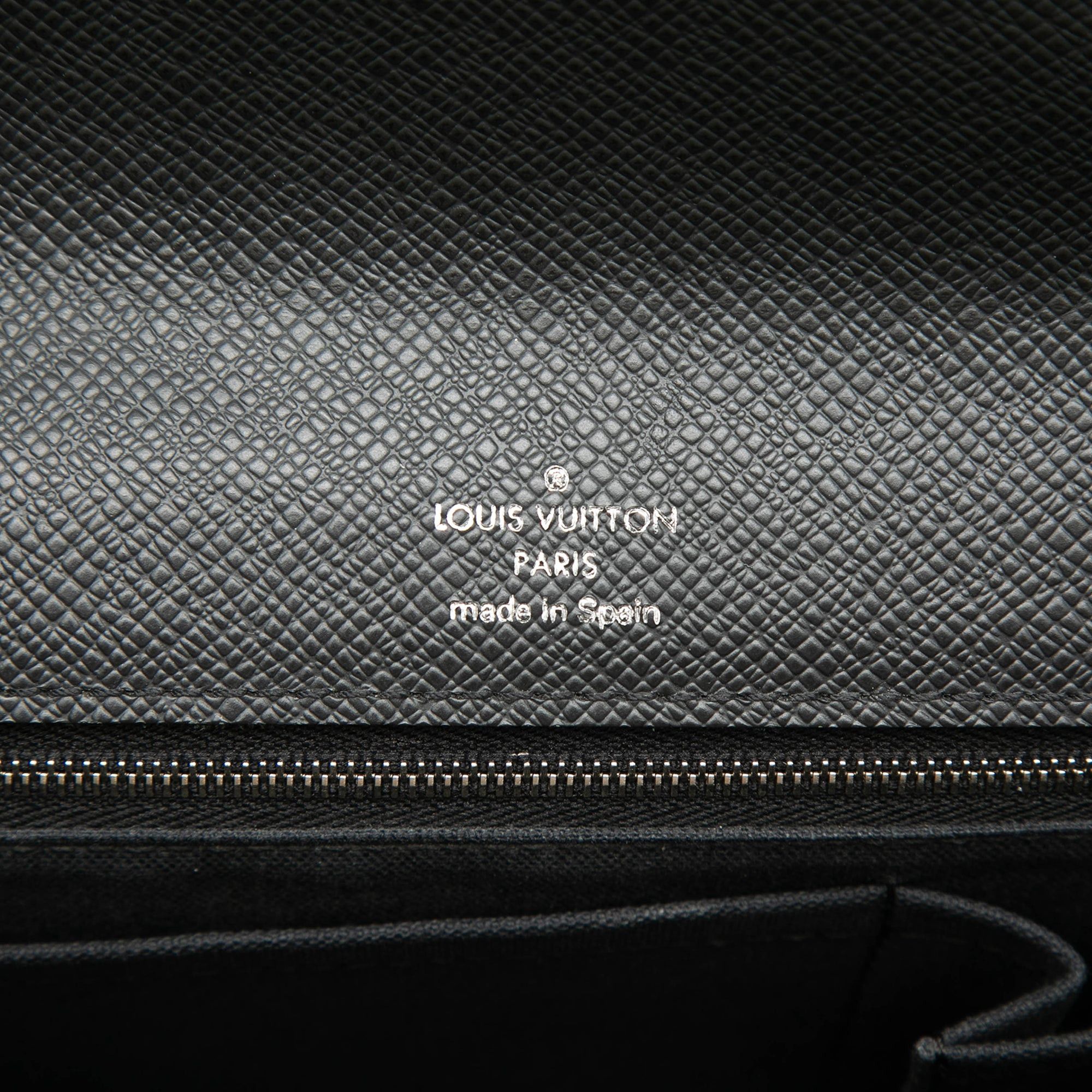 Louis Vuitton Taiga Belaia Clutch Size ONE SIZE - 5 Thumbnail