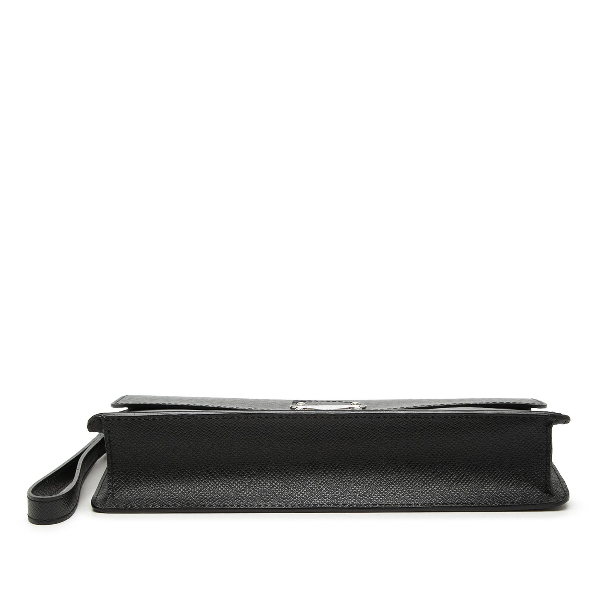 Louis Vuitton Taiga Belaia Clutch Size ONE SIZE - 3 Thumbnail