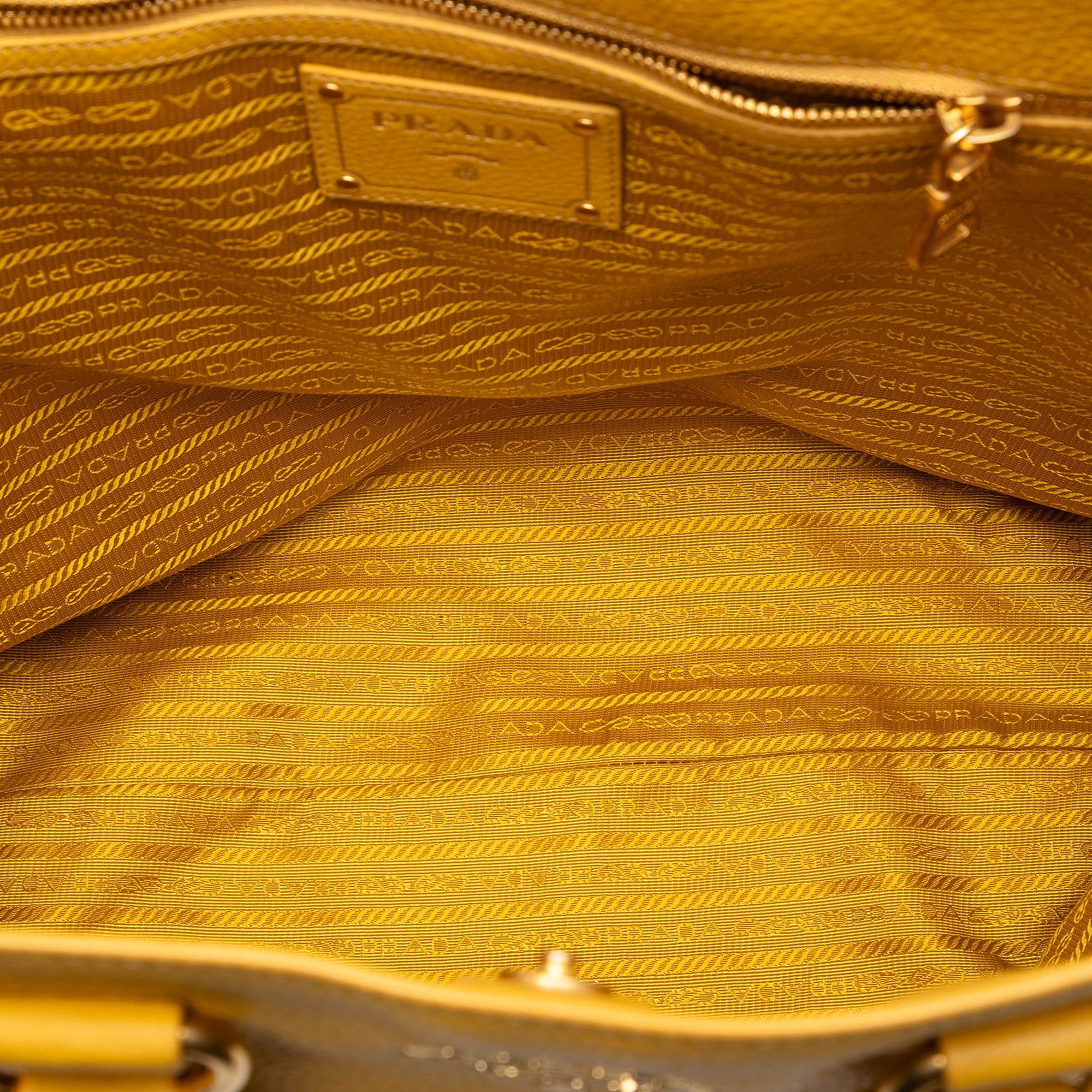 Prada Vitello Daino Open Convertible Tote Size ONE SIZE - 4 Thumbnail