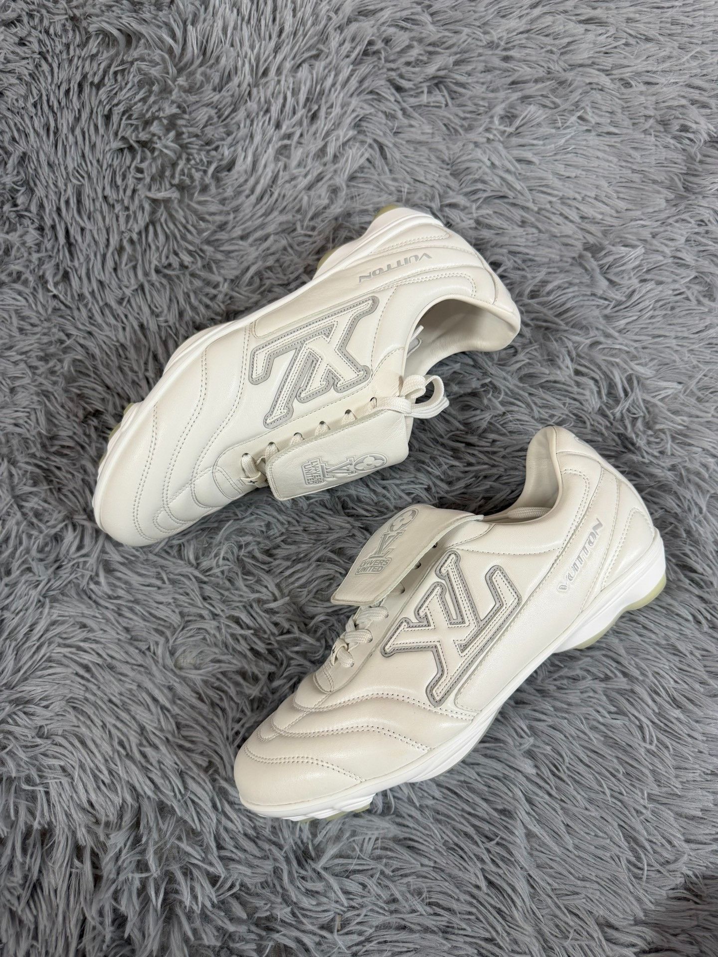 Louis Vuitton Louis Vuitton Football White Lowtop Sneakers 8 Men Size US 8 / EU 41 - 2 Thumbnail
