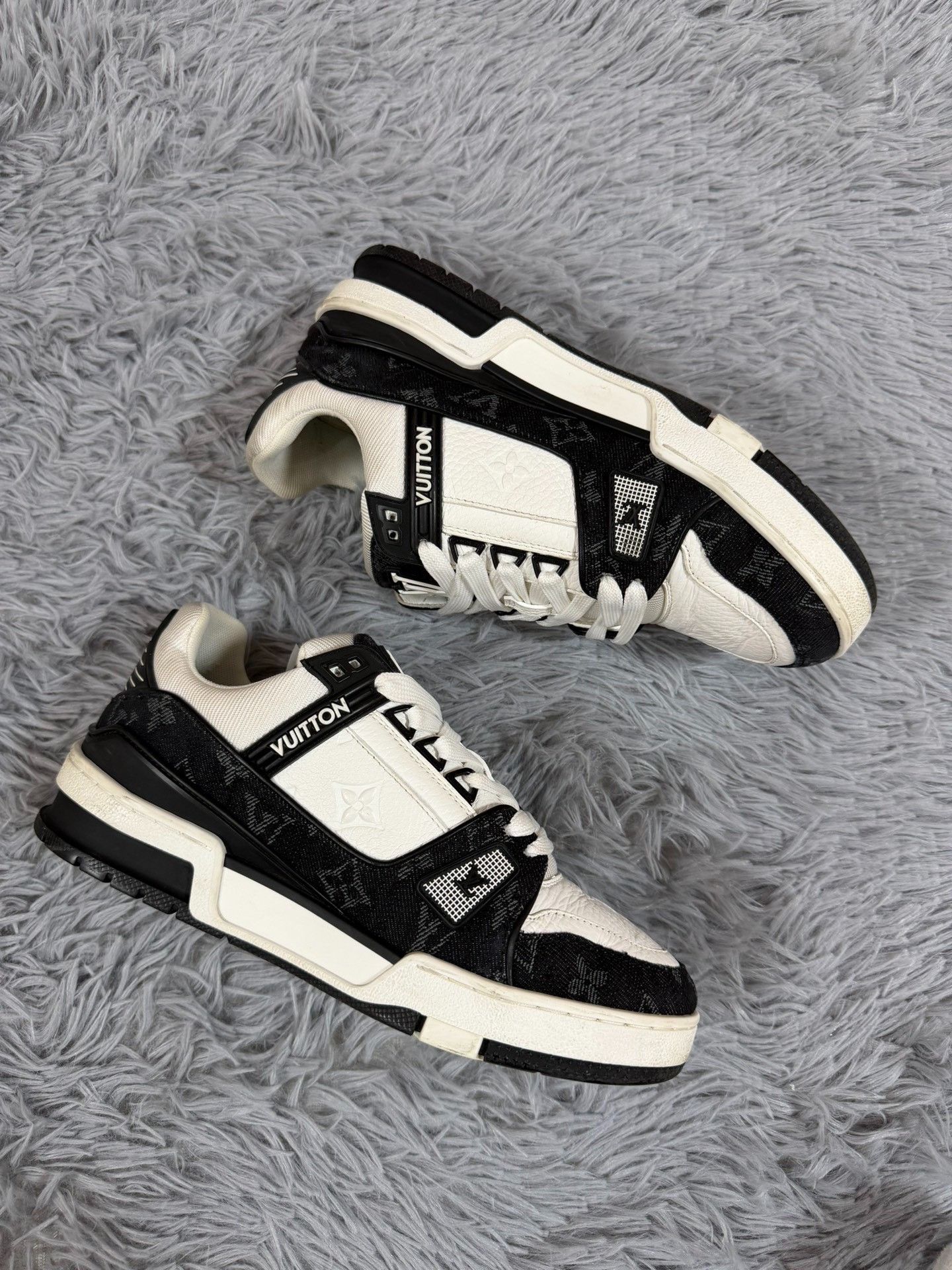 Louis Vuitton Louis Vuitton Training Black Lowtop Sneakers us_7-5 Women Size US 7.5 / IT 37.5 - 3 Thumbnail
