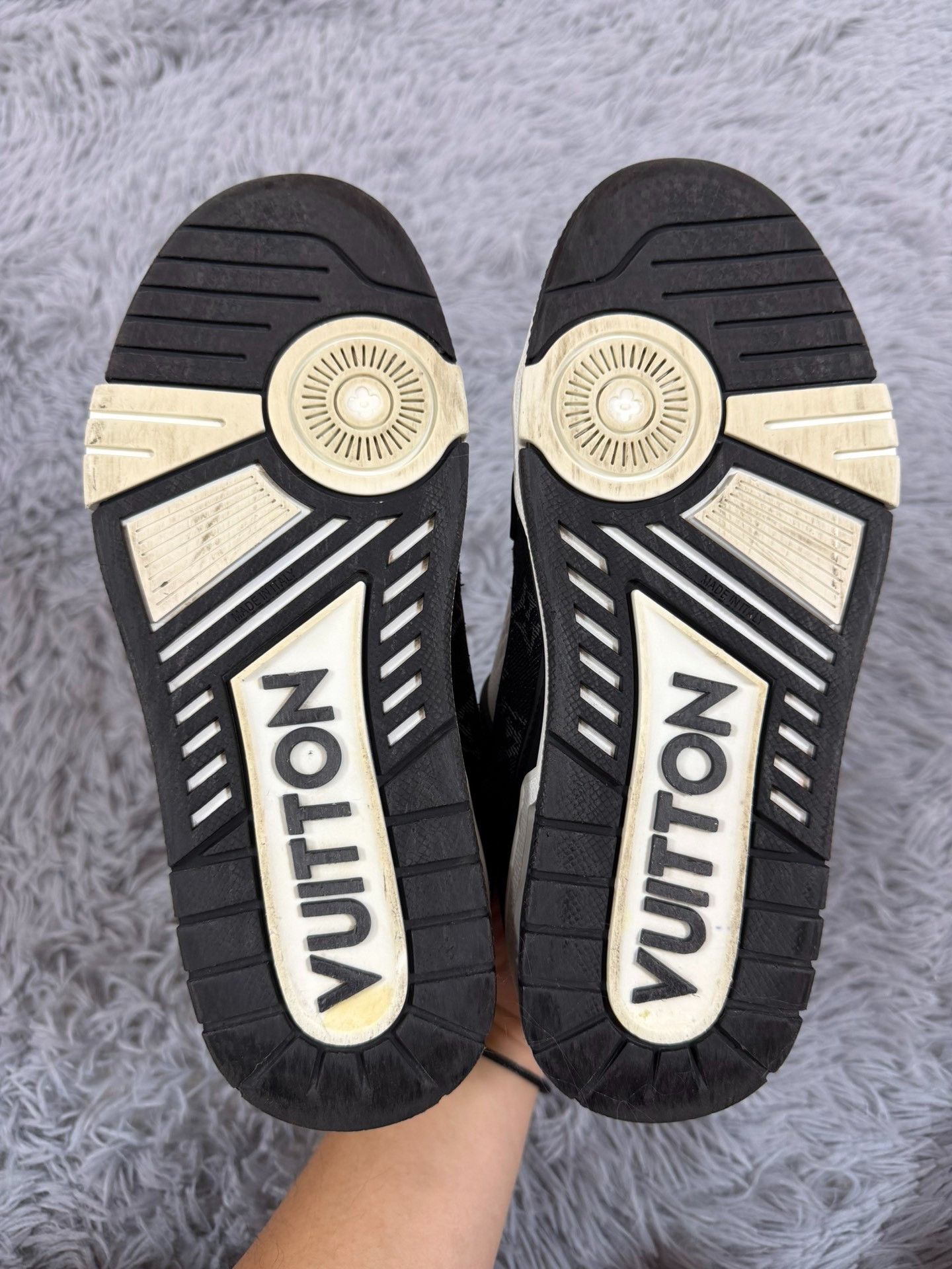 Louis Vuitton Louis Vuitton Training Black Lowtop Sneakers us_7-5 Women Size US 7.5 / IT 37.5 - 5 Thumbnail