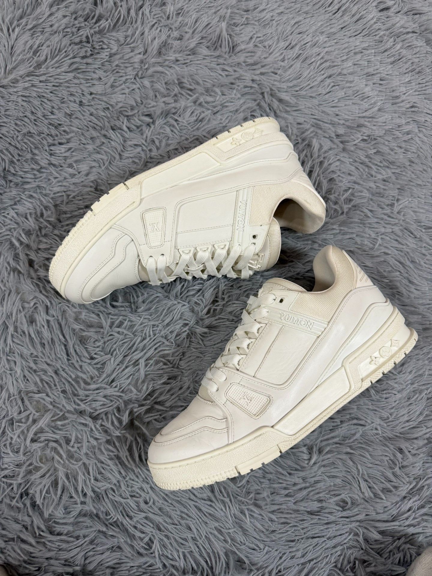 Louis Vuitton Louis Vuitton Training White Lowtop Sneakers 8 Men Size US 8 / EU 41 - 2 Thumbnail