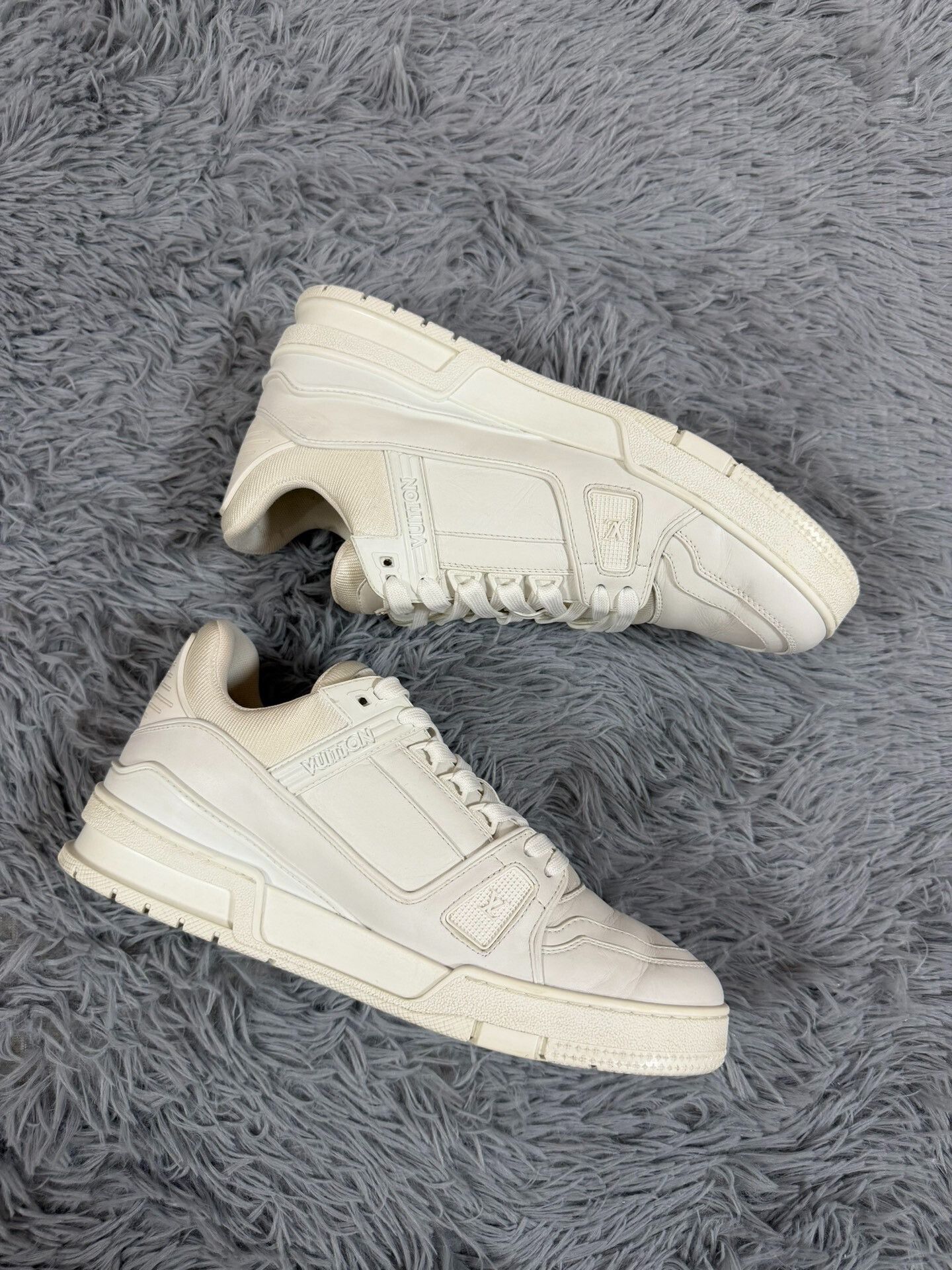 Louis Vuitton Louis Vuitton Training White Lowtop Sneakers 8 Men Size US 8 / EU 41 - 3 Thumbnail