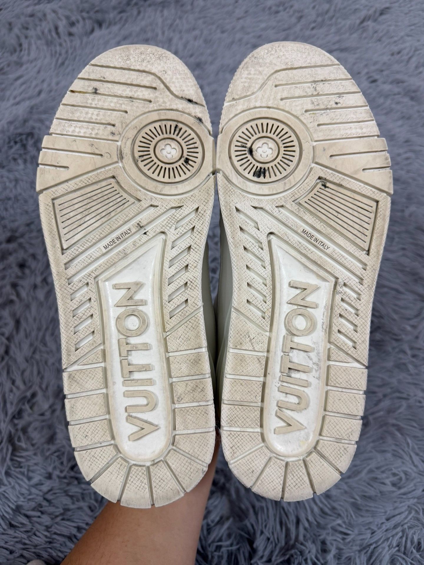 Louis Vuitton Louis Vuitton Training White Lowtop Sneakers 8 Men Size US 8 / EU 41 - 5 Thumbnail