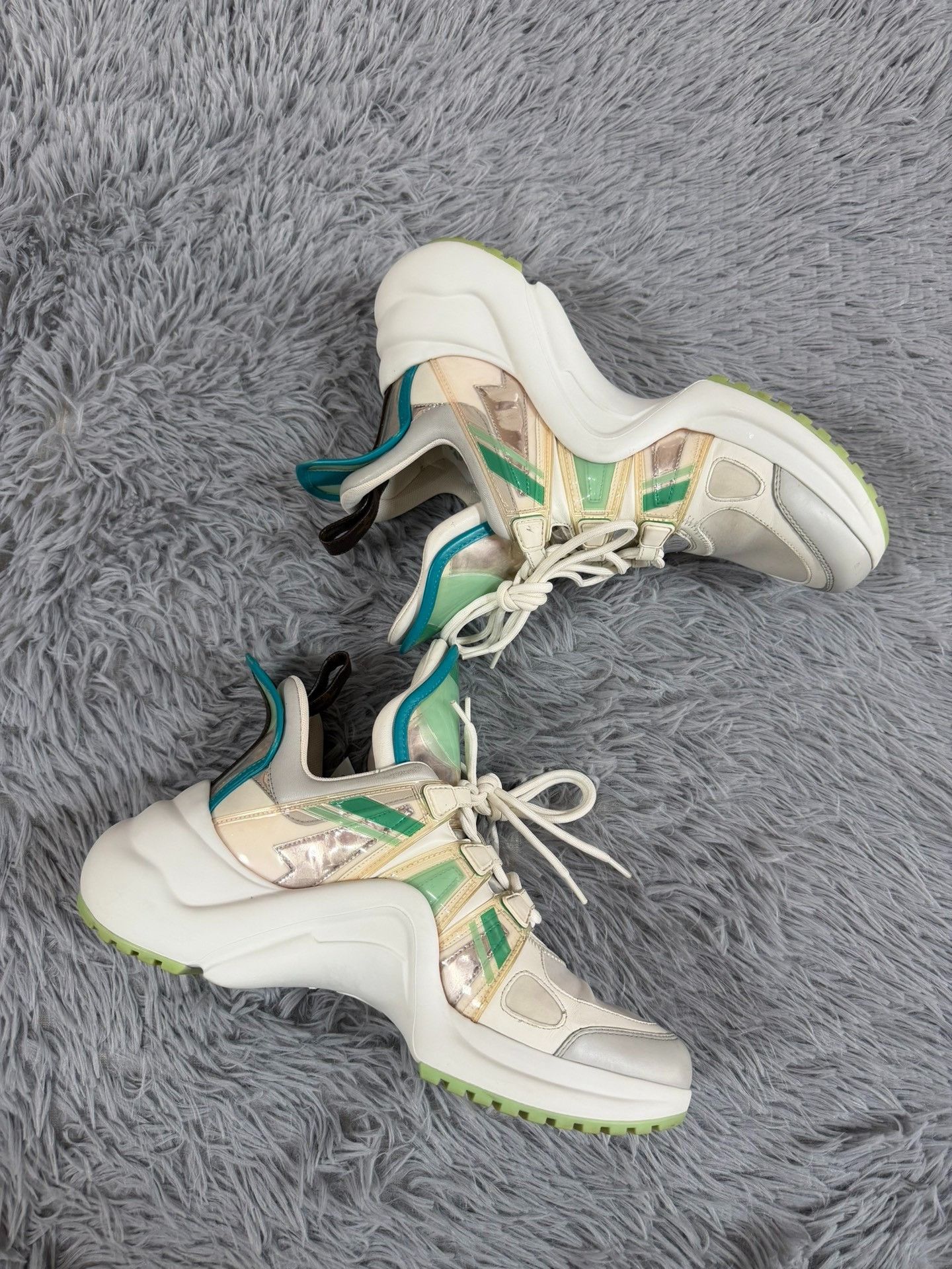 Louis Vuitton Louis Vuitton Clear Green Lowtop Sneakers 6.5 Men Size US 6.5 / EU 39-40 - 3 Thumbnail