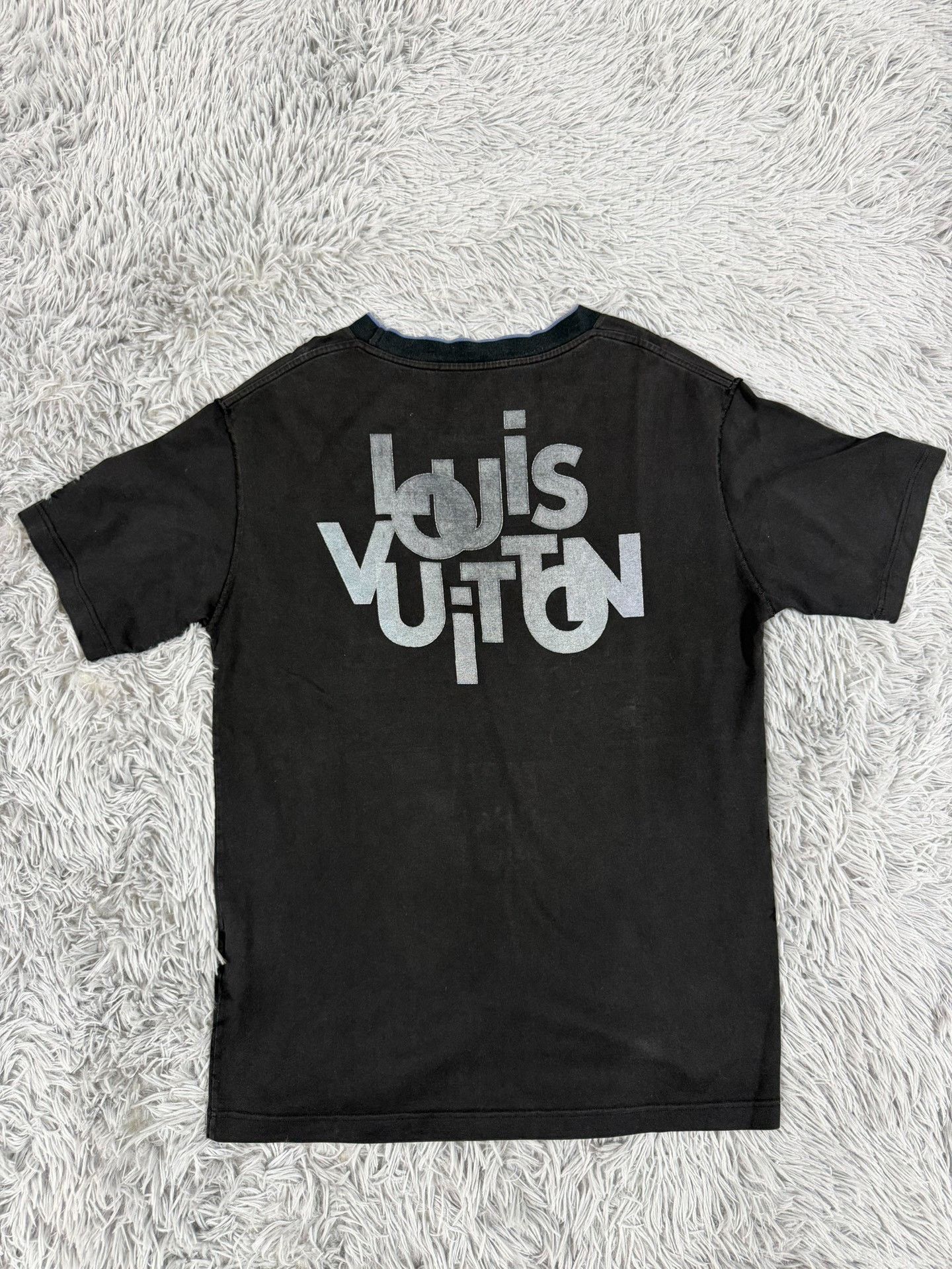 Louis Vuitton Louis Vuitton Retro Plaid Black T-Shirt l Men Size US L / EU 52-54 / 3 - 2 Thumbnail