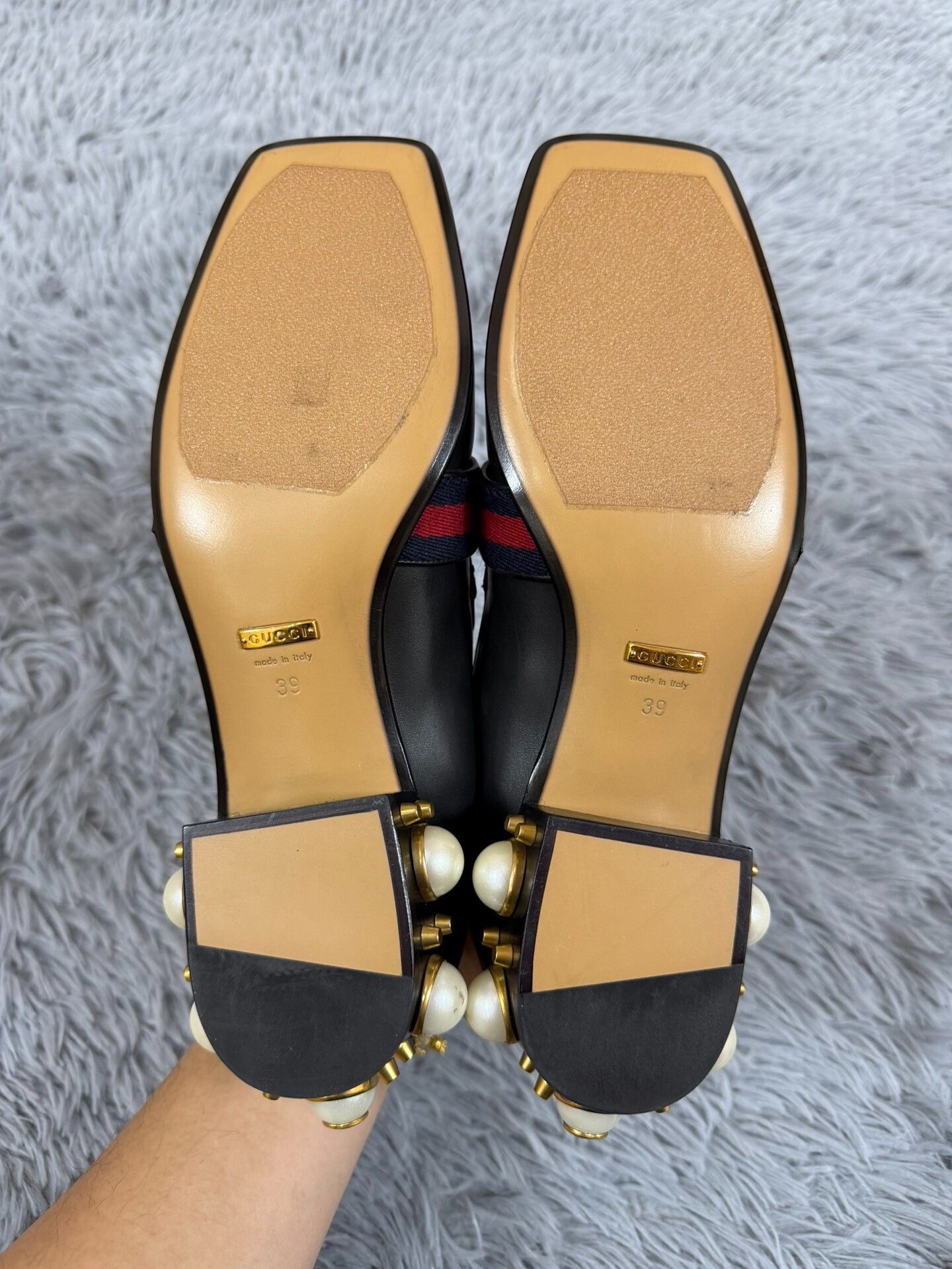 Gucci Gucci Black Lowtop Sneakers us_9 Women Size US 9 / IT 39 - 4 Thumbnail