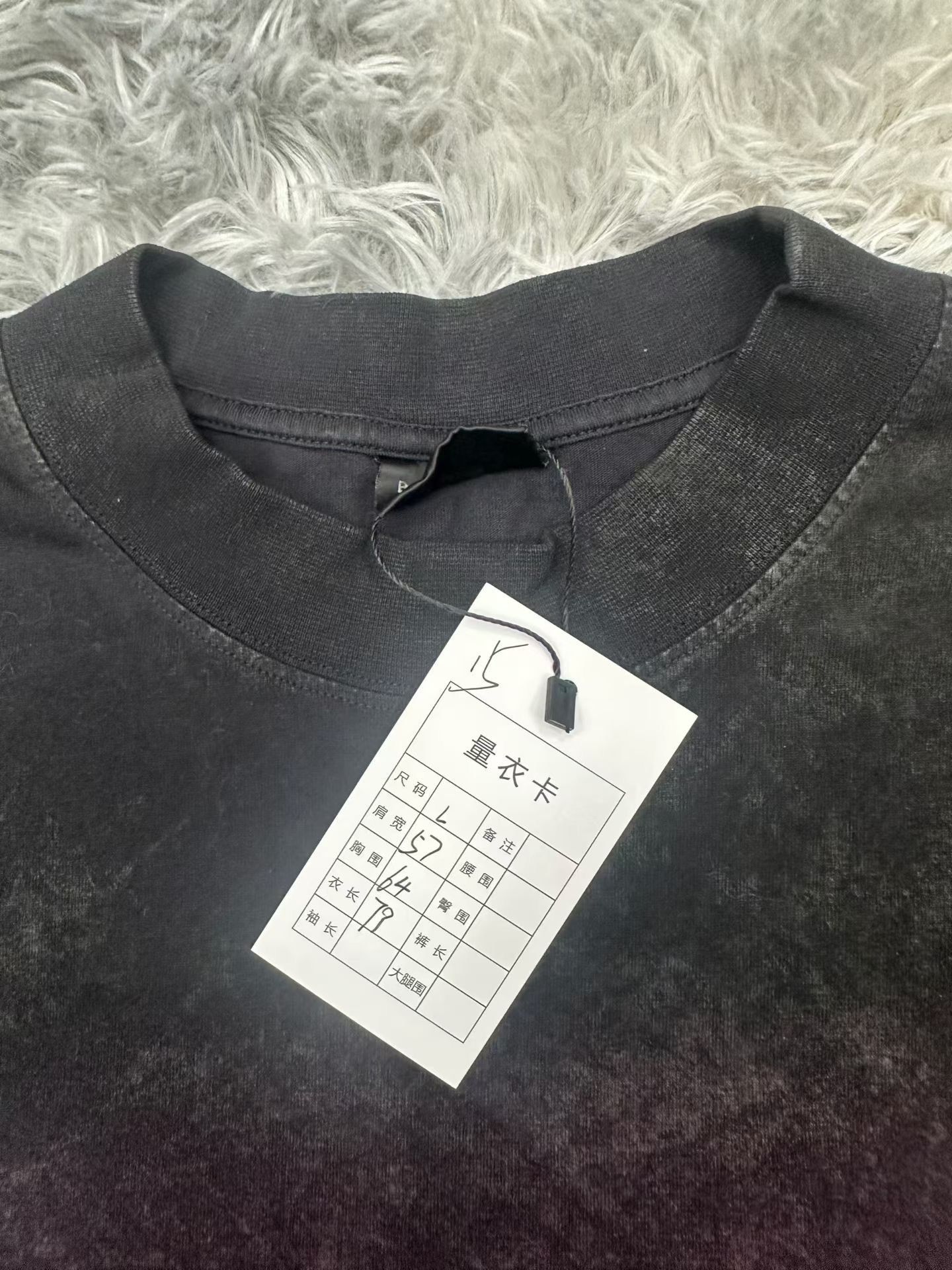 Balenciaga Balenciaga T-Shirt l Men Size US L / EU 52-54 / 3 - 2 Thumbnail