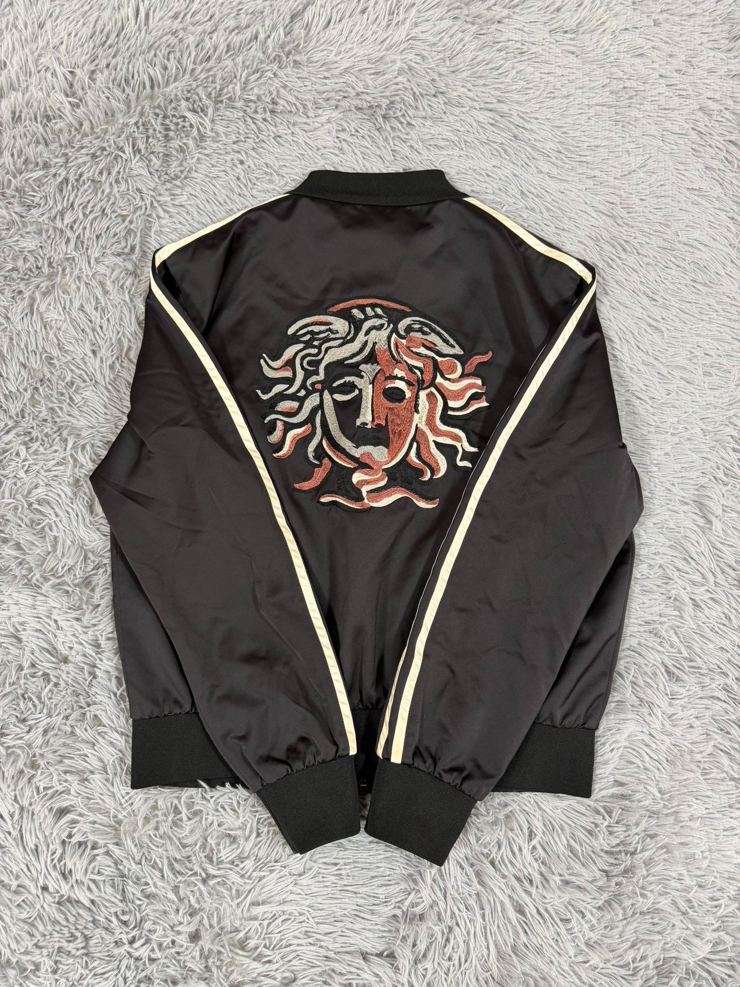 Versace Versace Embroidered Black Light Jacket l Men Size US L / EU 52-54 / 3 - 2 Thumbnail