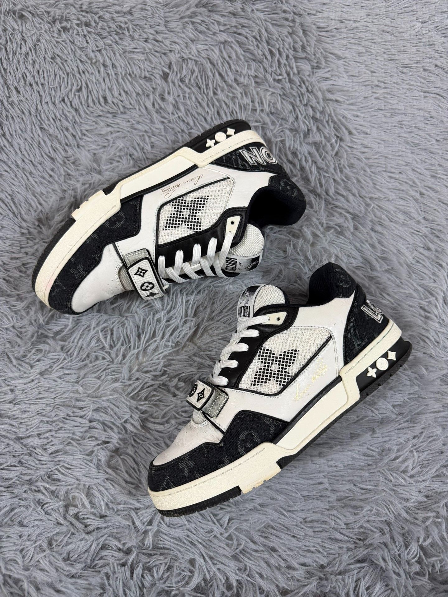Louis Vuitton Louis Vuitton Training Black Lowtop Sneakers 7 Men Size US 7 / EU 40 - 2 Thumbnail