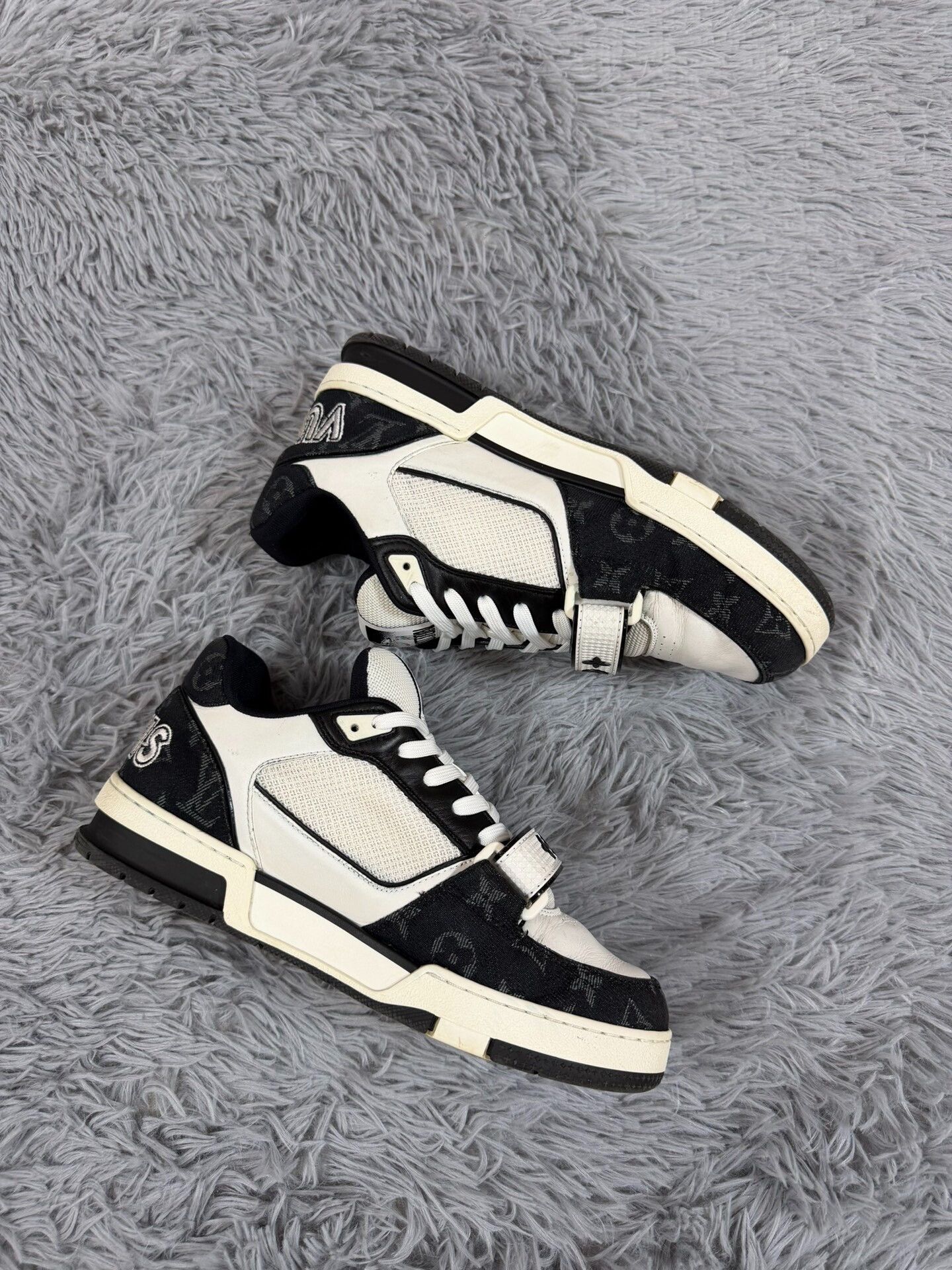 Louis Vuitton Louis Vuitton Training Black Lowtop Sneakers 7 Men Size US 7 / EU 40 - 3 Thumbnail