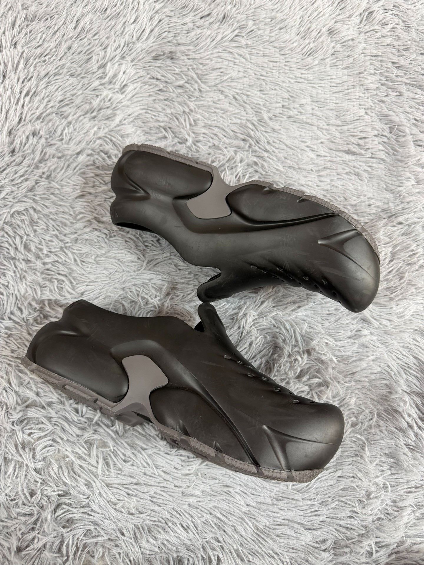Louis Vuitton Louis Vuitton Shark Black Sandals 11 Men Size US 11 / EU 44 - 3 Thumbnail