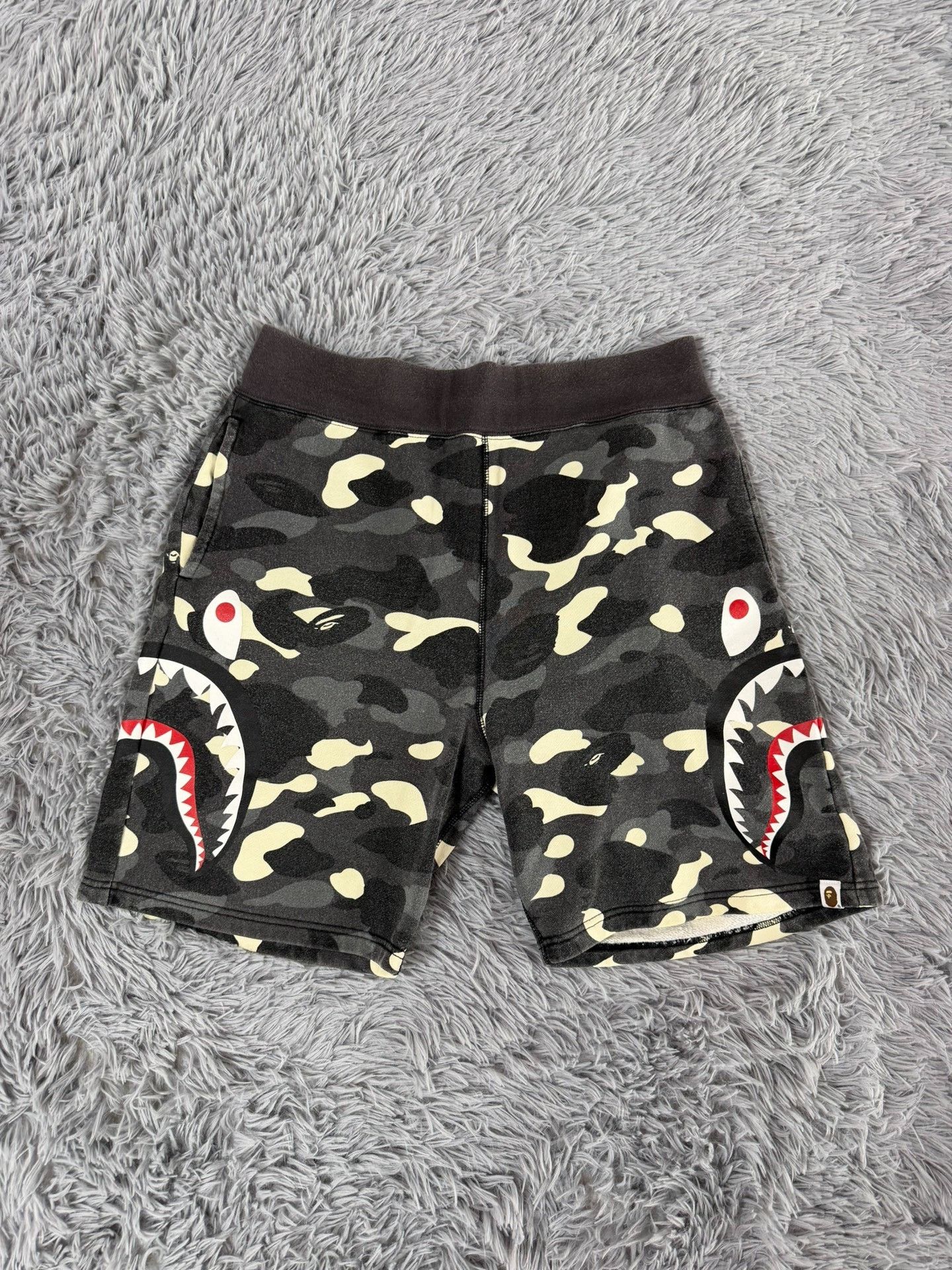 Bape Bape Shark Shorts 32 Men Size US 32 / EU 48 - 2 Thumbnail