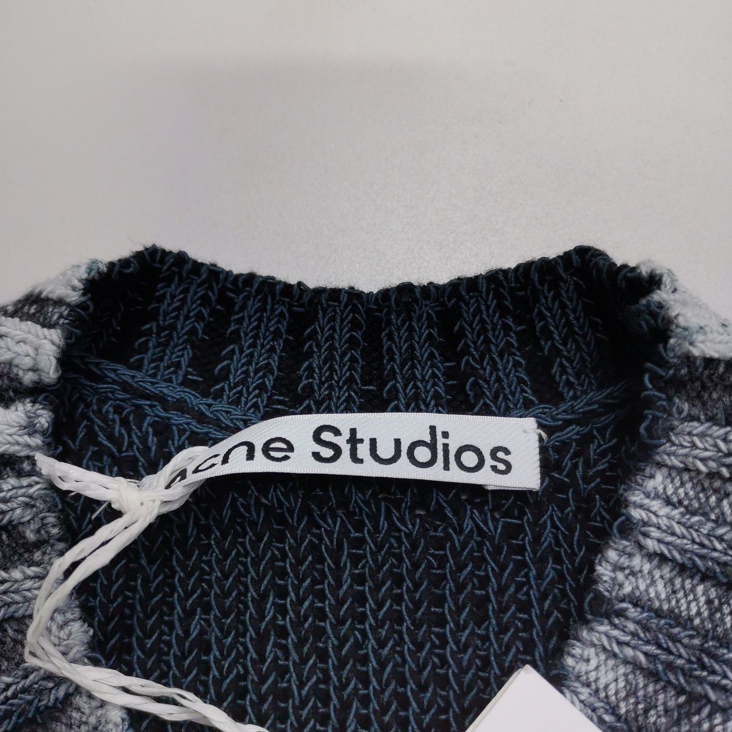 Acne Studios Acne Studios Acid Wash Distressed Sweater XS Size US XS / EU 42 / 0 - 3 Thumbnail