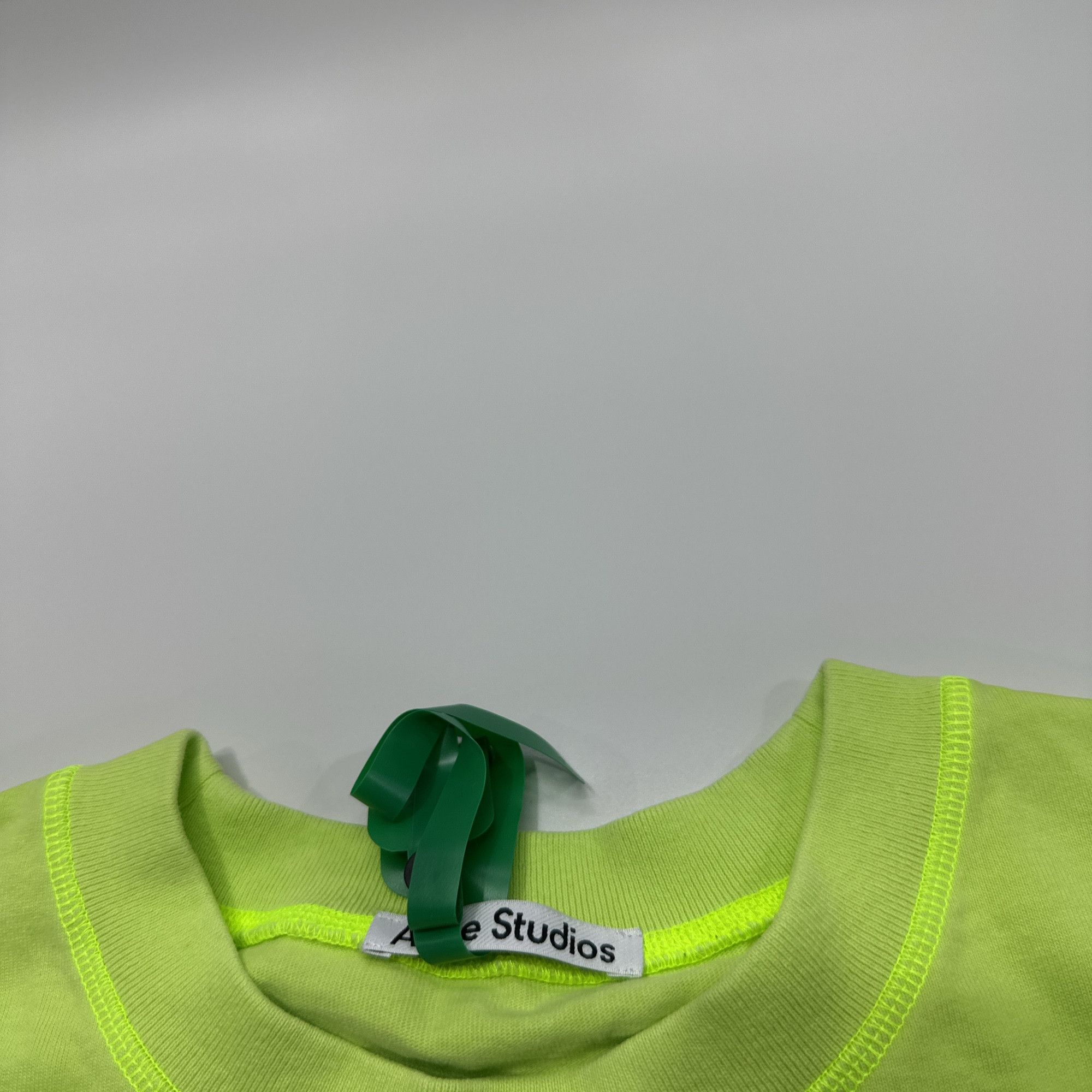 Acne Studios Acne Studios Neon Logo Print T-Shirt XS Size XS / US 0-2 / IT 36-38 - 4 Thumbnail