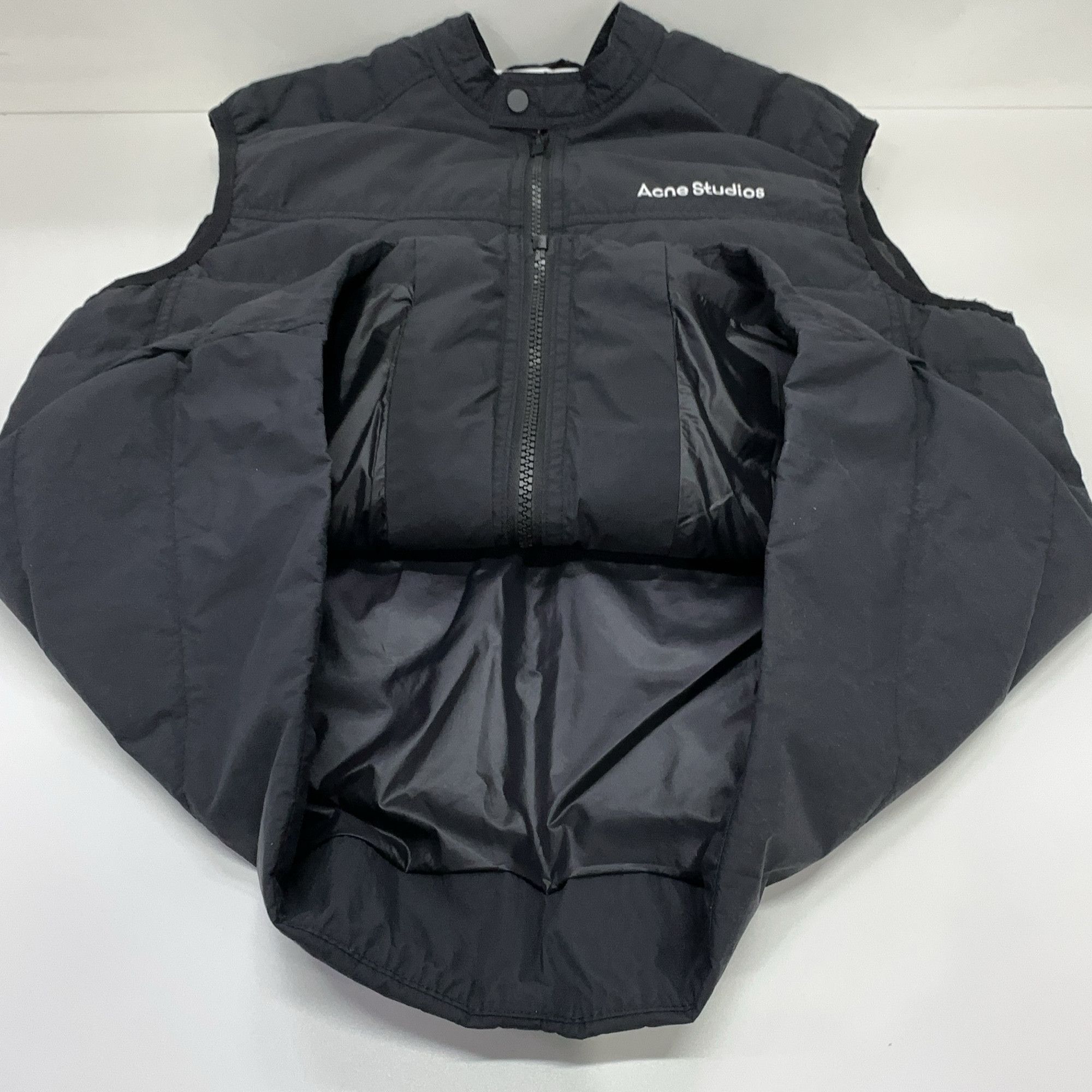 Acne Studios Acne Studios Logo Print Quilted Down Vest US S Size US S / EU 44-46 / 1 - 9 Thumbnail