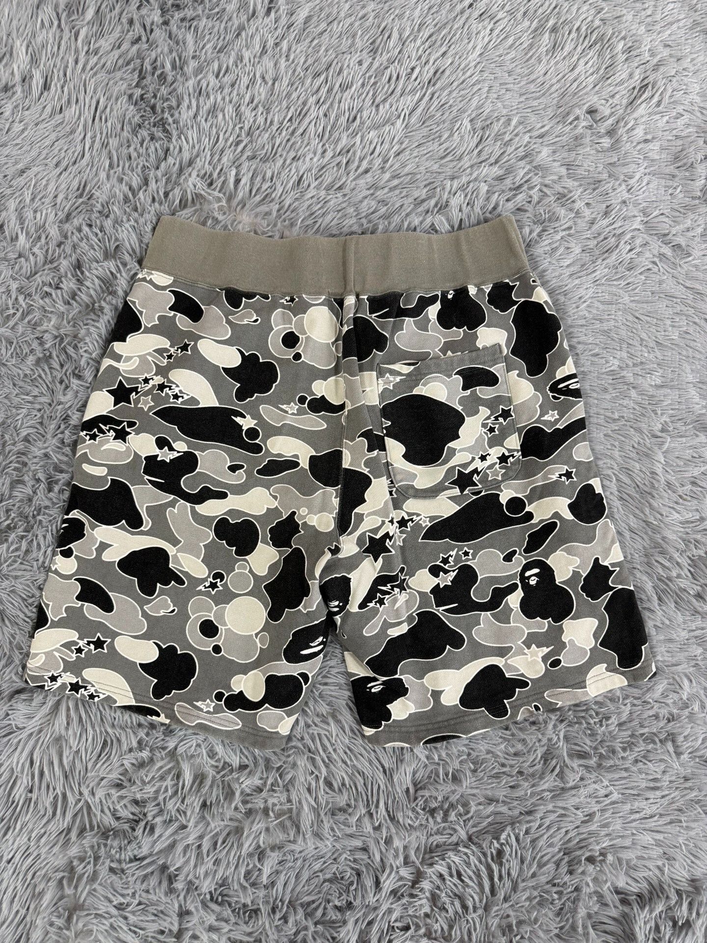 Bape Bape Shark Camo Shorts 32 Men Size US 32 / EU 48 - 2 Thumbnail