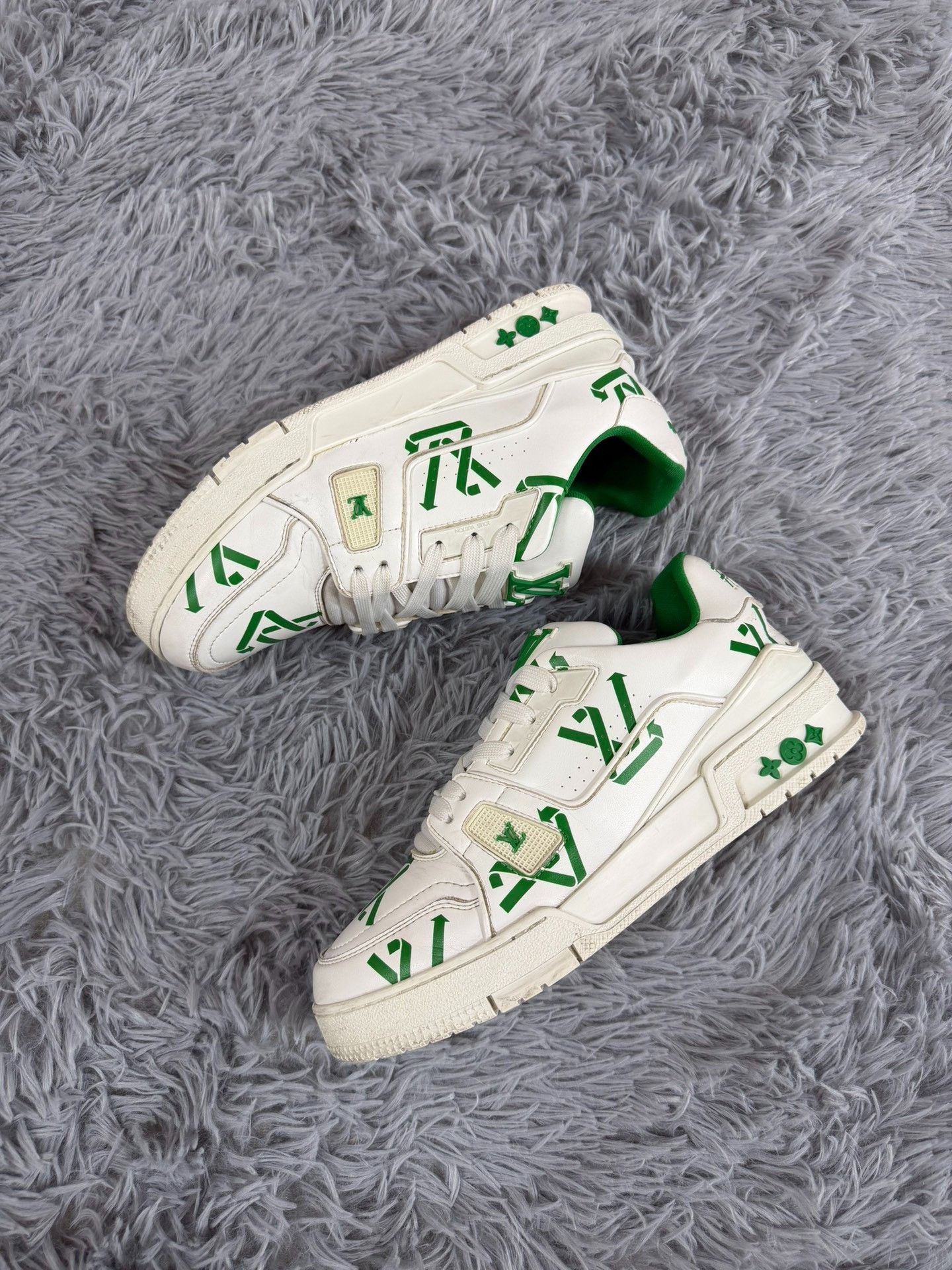 Louis Vuitton Louis Vuitton Training Green Lowtop Sneakers us_9 Women Size US 9 / IT 39 - 2 Thumbnail