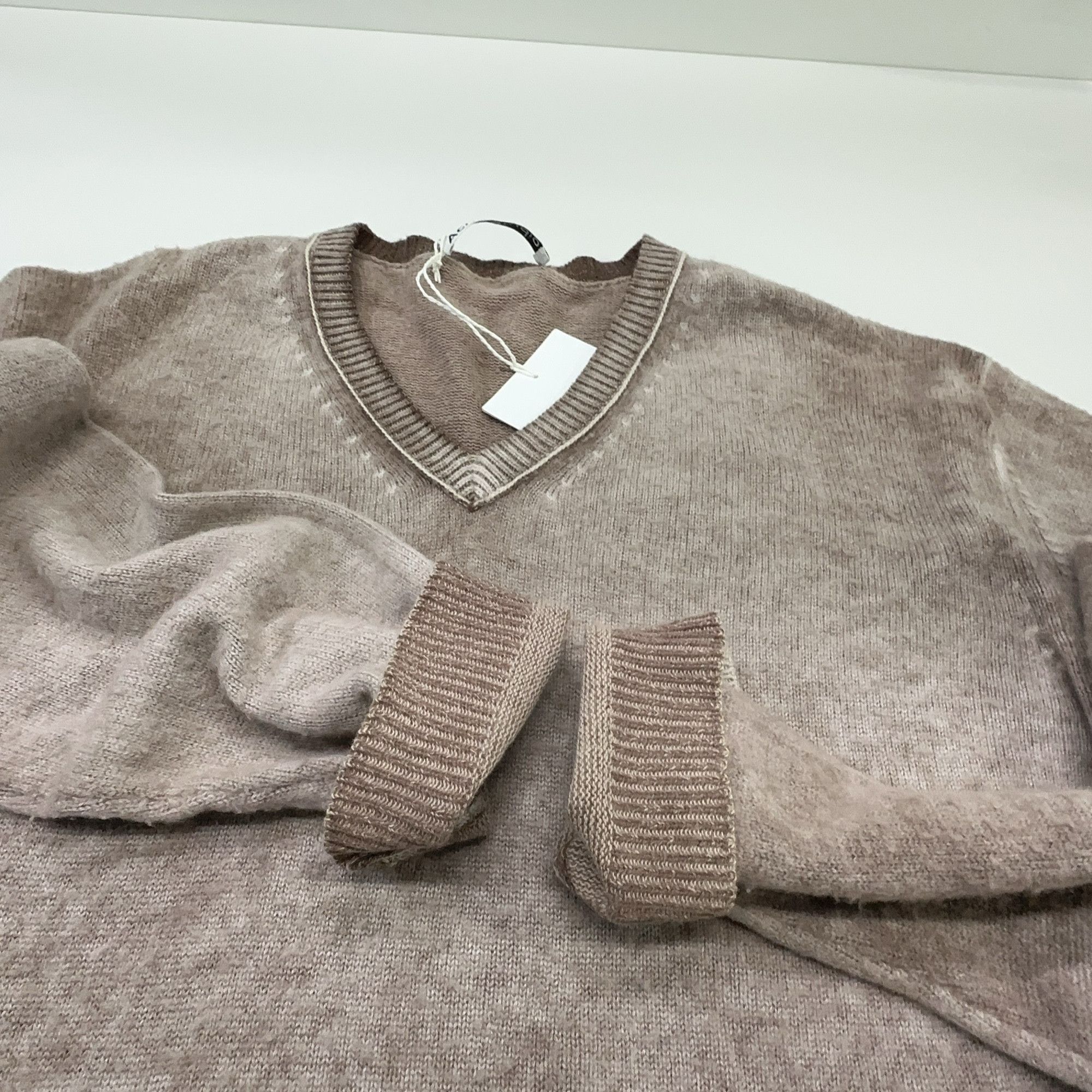 Acne Studios Acne Studios V-Neck Wool Blend Sweater S Size US S / EU 44-46 / 1 - 10 Thumbnail