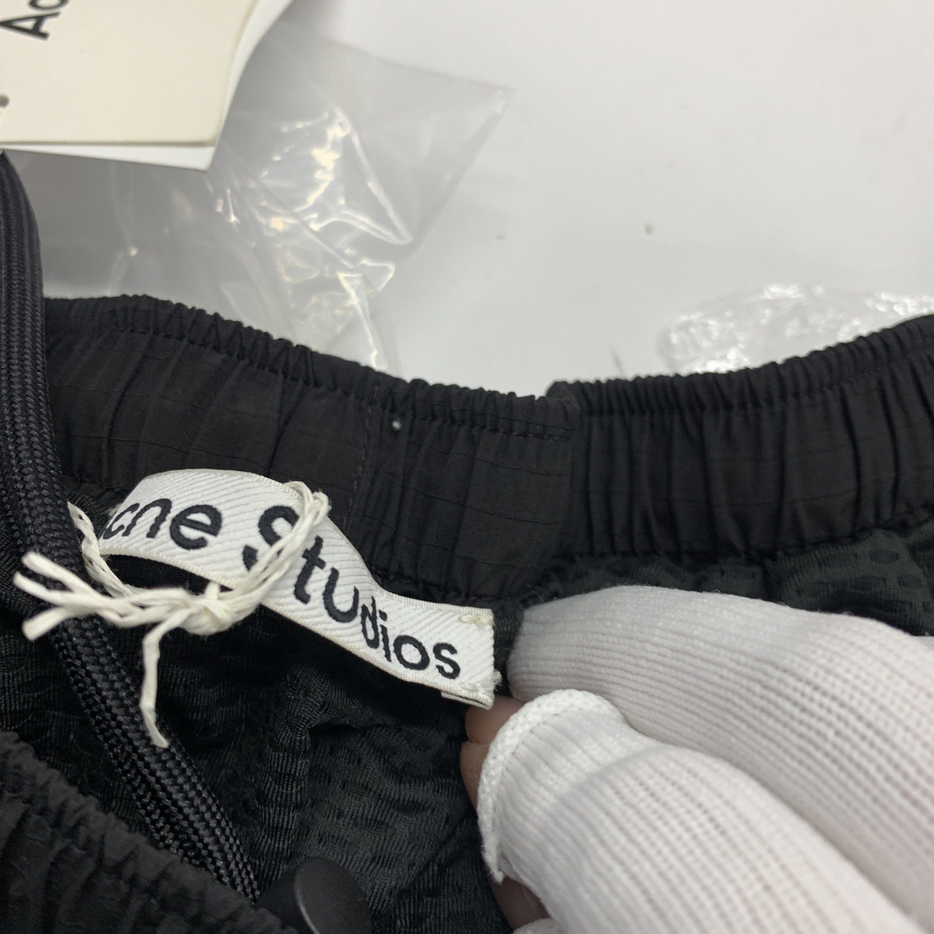 Acne Studios Acne Studios Reflective Logo Swim Shorts 50 Size US 34 / EU 50 - 4 Thumbnail