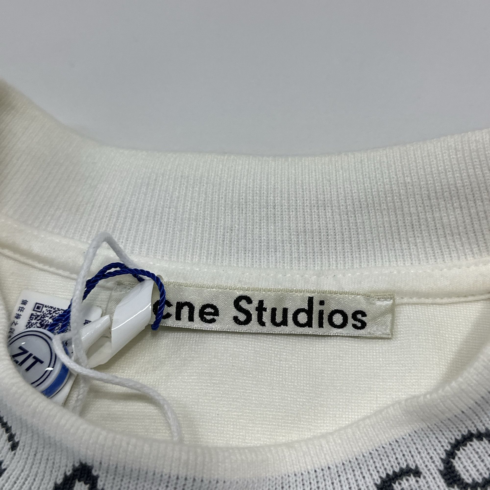 Acne Studios Acne Studios Logo Collar T-Shirt Size S Size US S / EU 44-46 / 1 - 4 Thumbnail