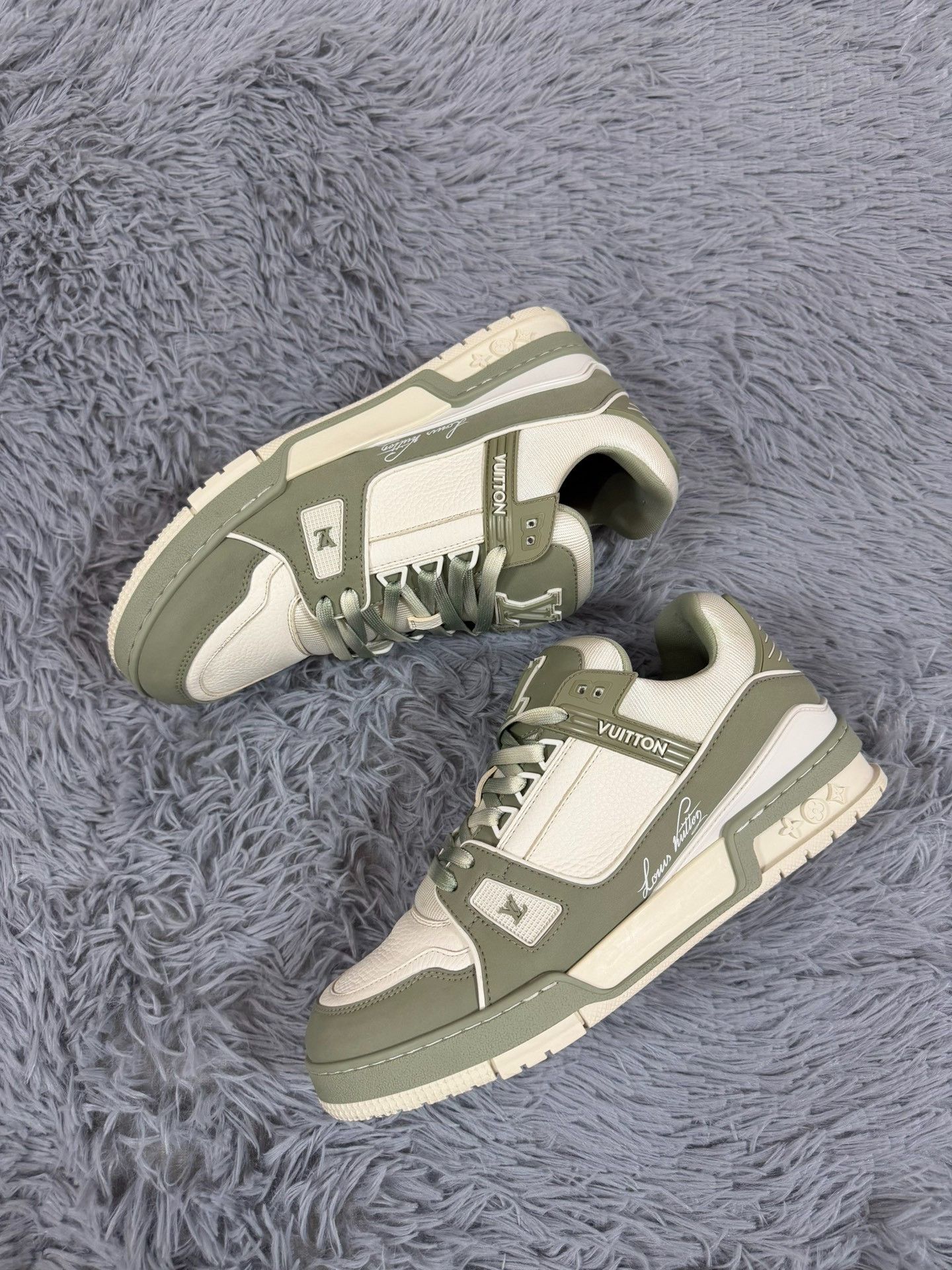 Louis Vuitton Louis Vuitton Training Green Lowtop Sneakers 8 Men Size US 8 / EU 41 - 2 Thumbnail