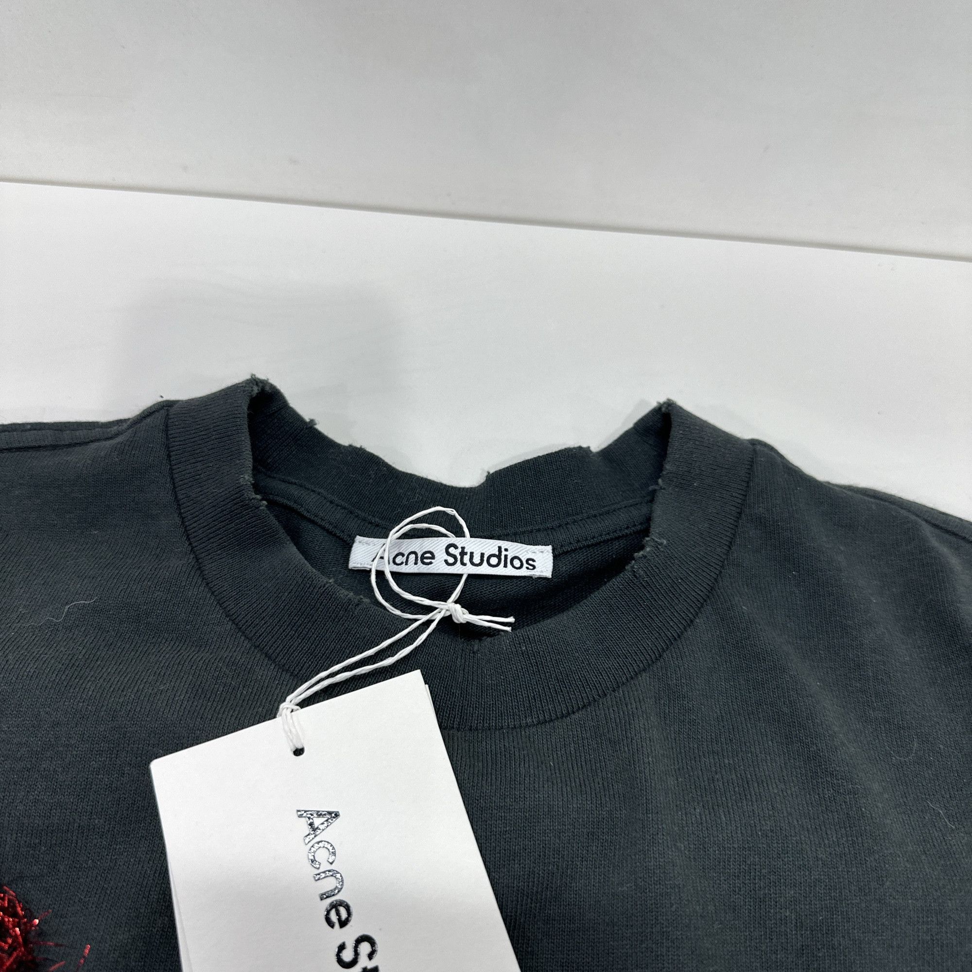 Acne Studios Acne Studios Embroidered Logo Long Sleeve T-Shirt XXS Size US XXS / EU 40 - 4 Thumbnail