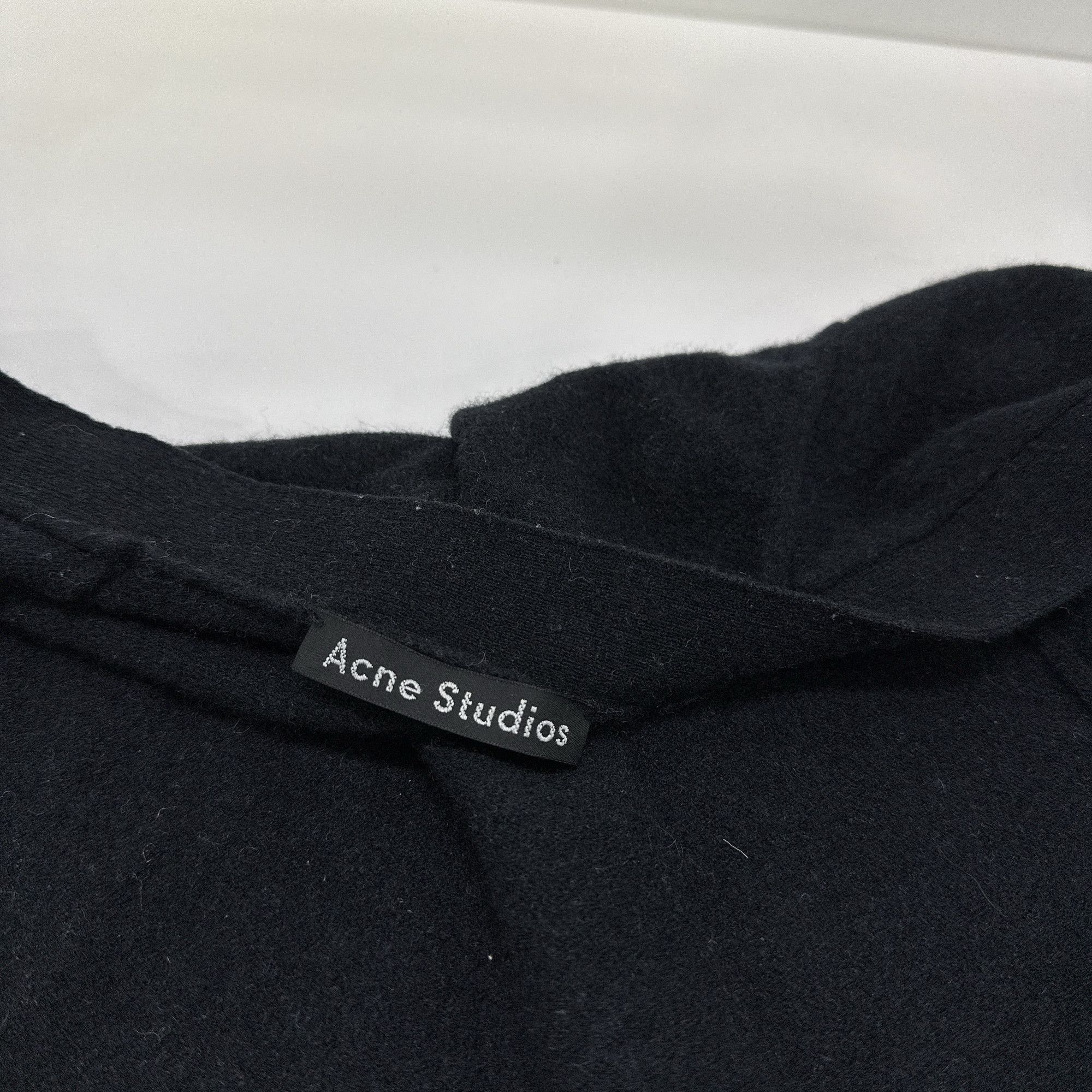 Acne Studios Acne Studios Wool V-Neck Cardigan Size M Size US M / EU 48-50 / 2 - 4 Thumbnail