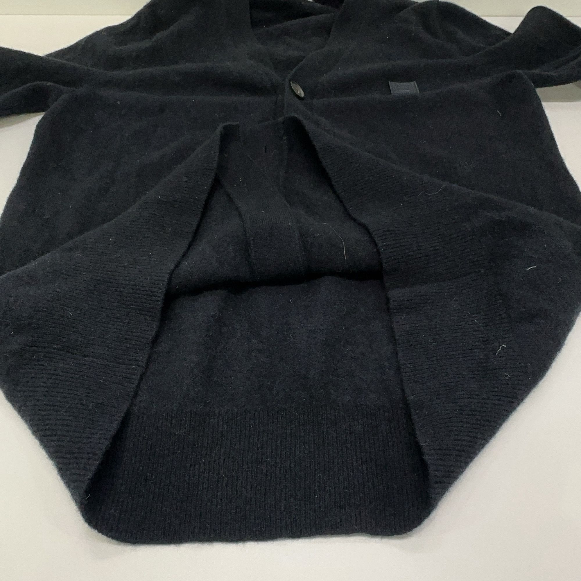 Acne Studios Acne Studios Wool V-Neck Cardigan Size M Size US M / EU 48-50 / 2 - 10 Thumbnail
