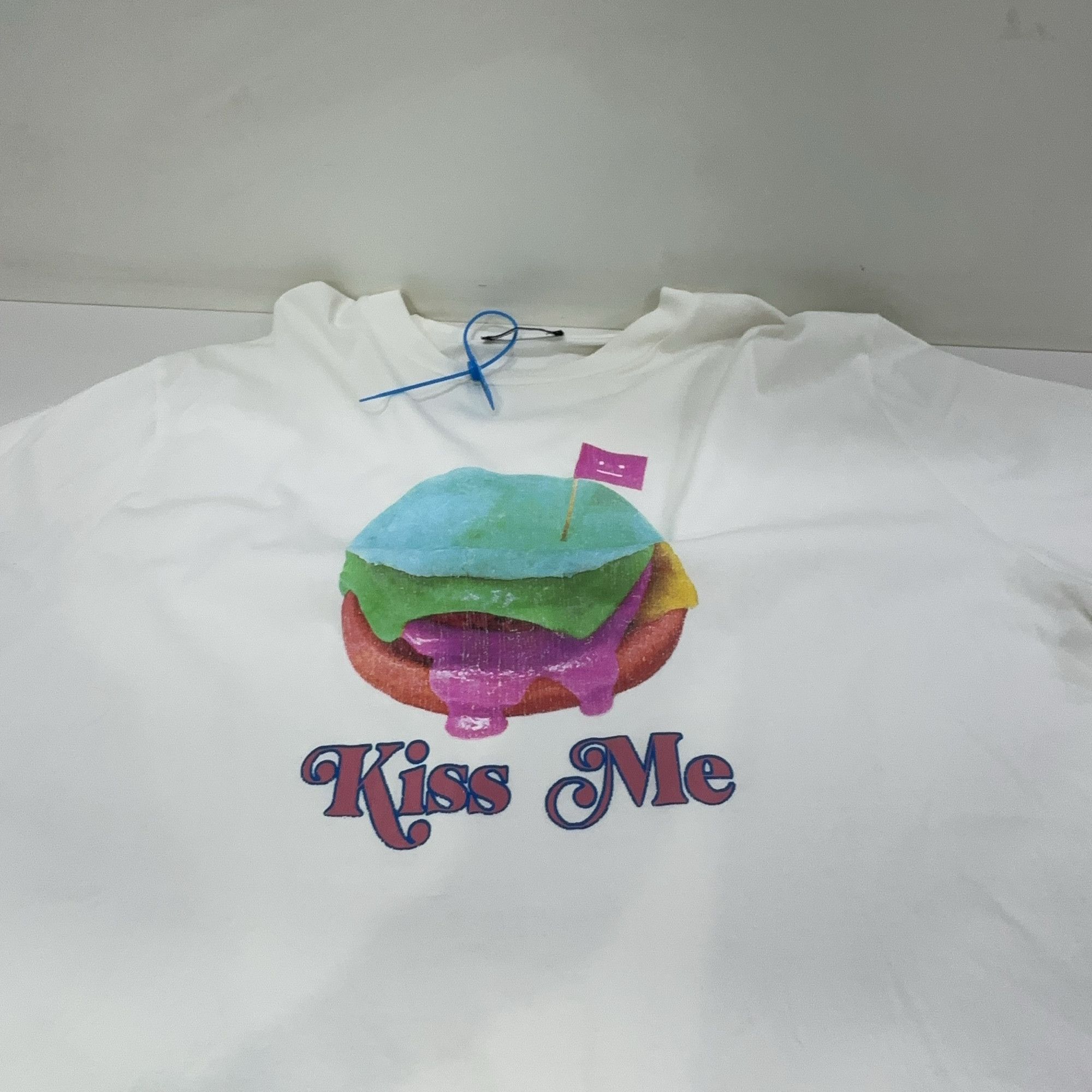 Acne Studios Acne Studios Burger Graphic Kiss Me T-Shirt M Size US M / EU 48-50 / 2 - 10 Thumbnail
