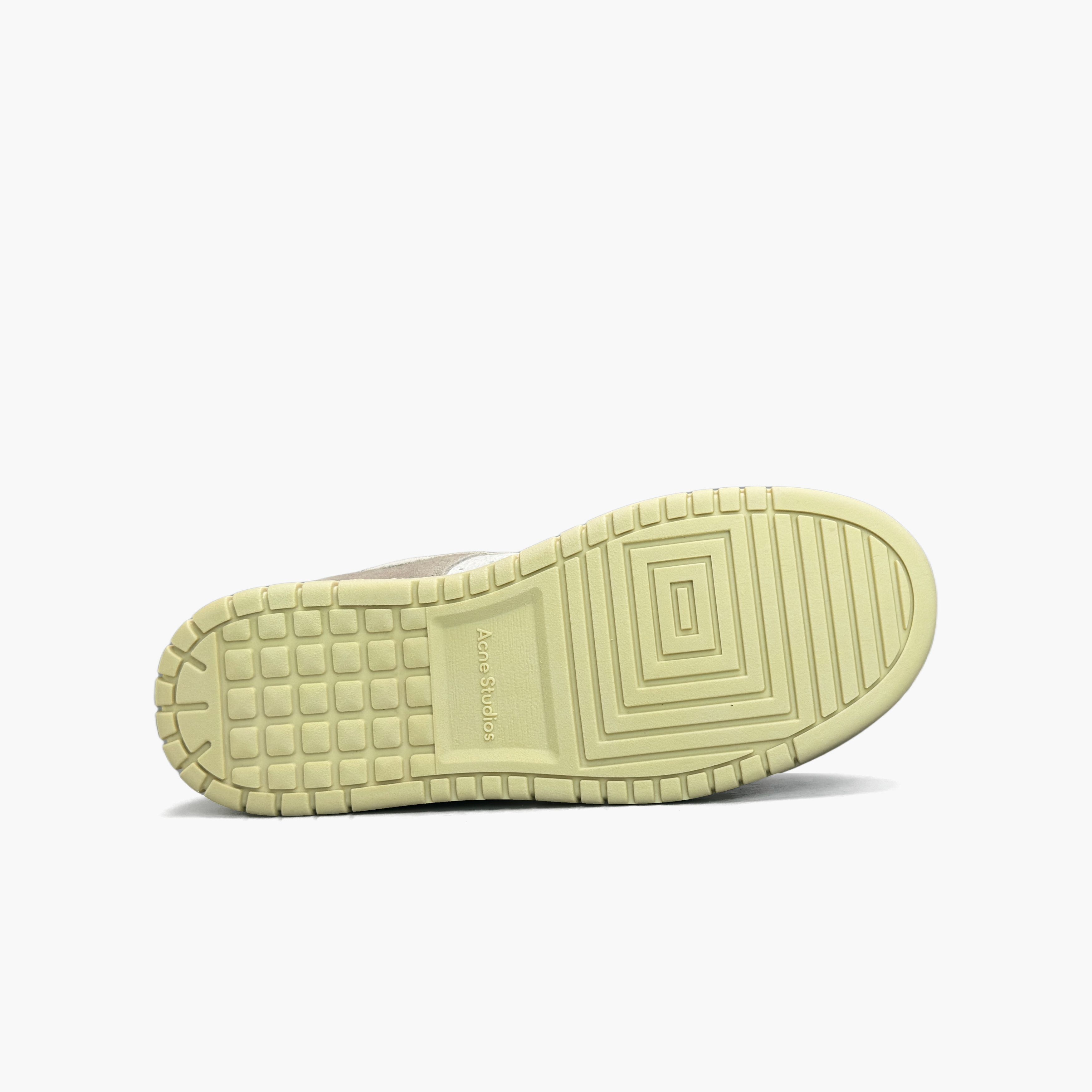 Acne Studios Acne Studios Beige Suede Low-Top Sneakers 38 Size US 8 / IT 38 - 8 Thumbnail