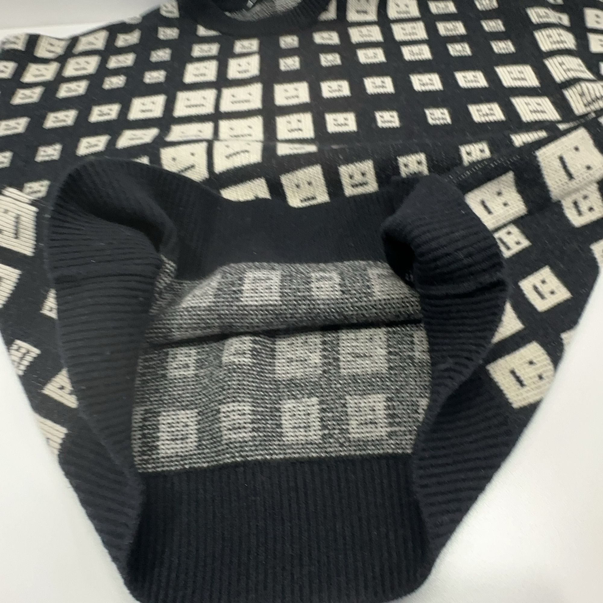 Acne Studios Acne Studios Face Checkered Knit Sweater M Size US M / EU 48-50 / 2 - 8 Thumbnail