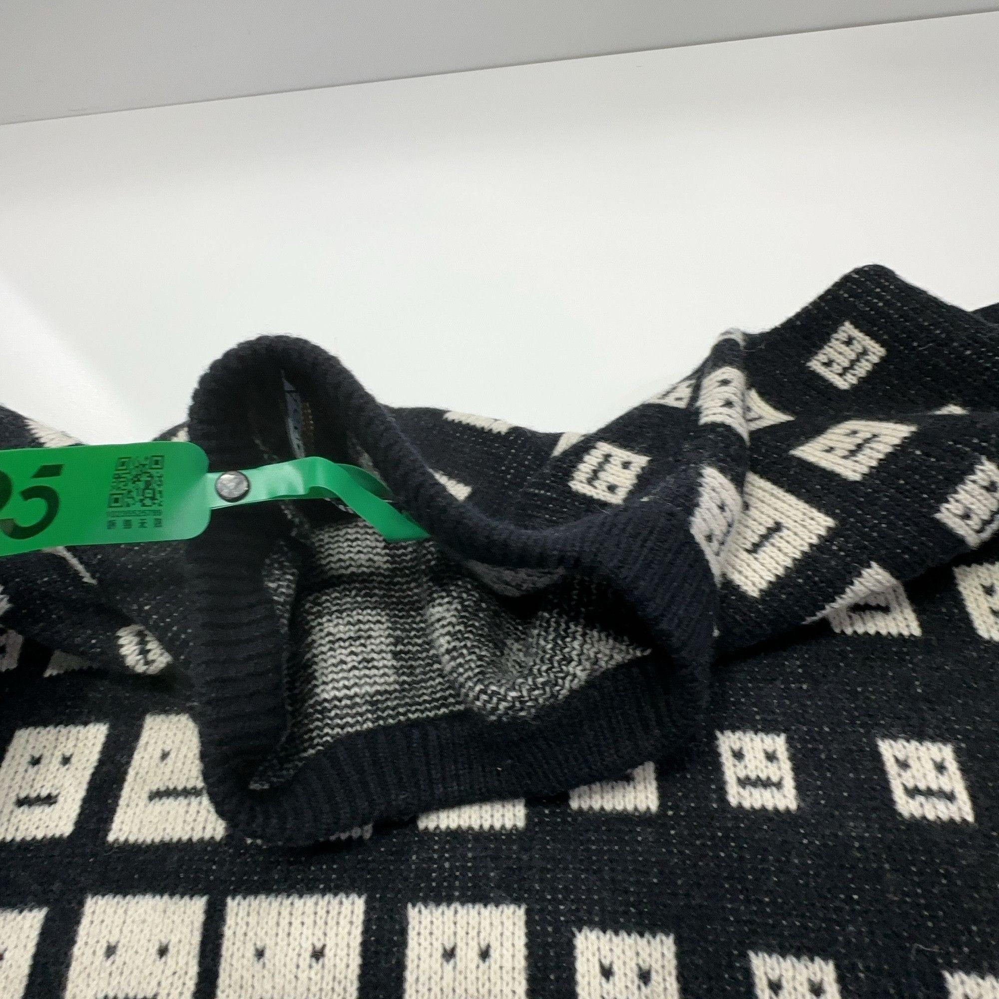 Acne Studios Acne Studios Face Checkered Knit Sweater M Size US M / EU 48-50 / 2 - 7 Thumbnail