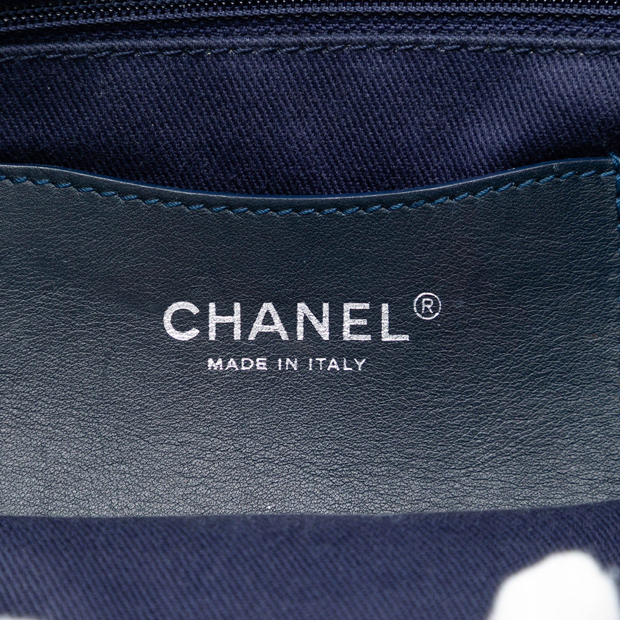 Chanel Medium Embroidered Denim Camellia Flap Size ONE SIZE - 5 Thumbnail