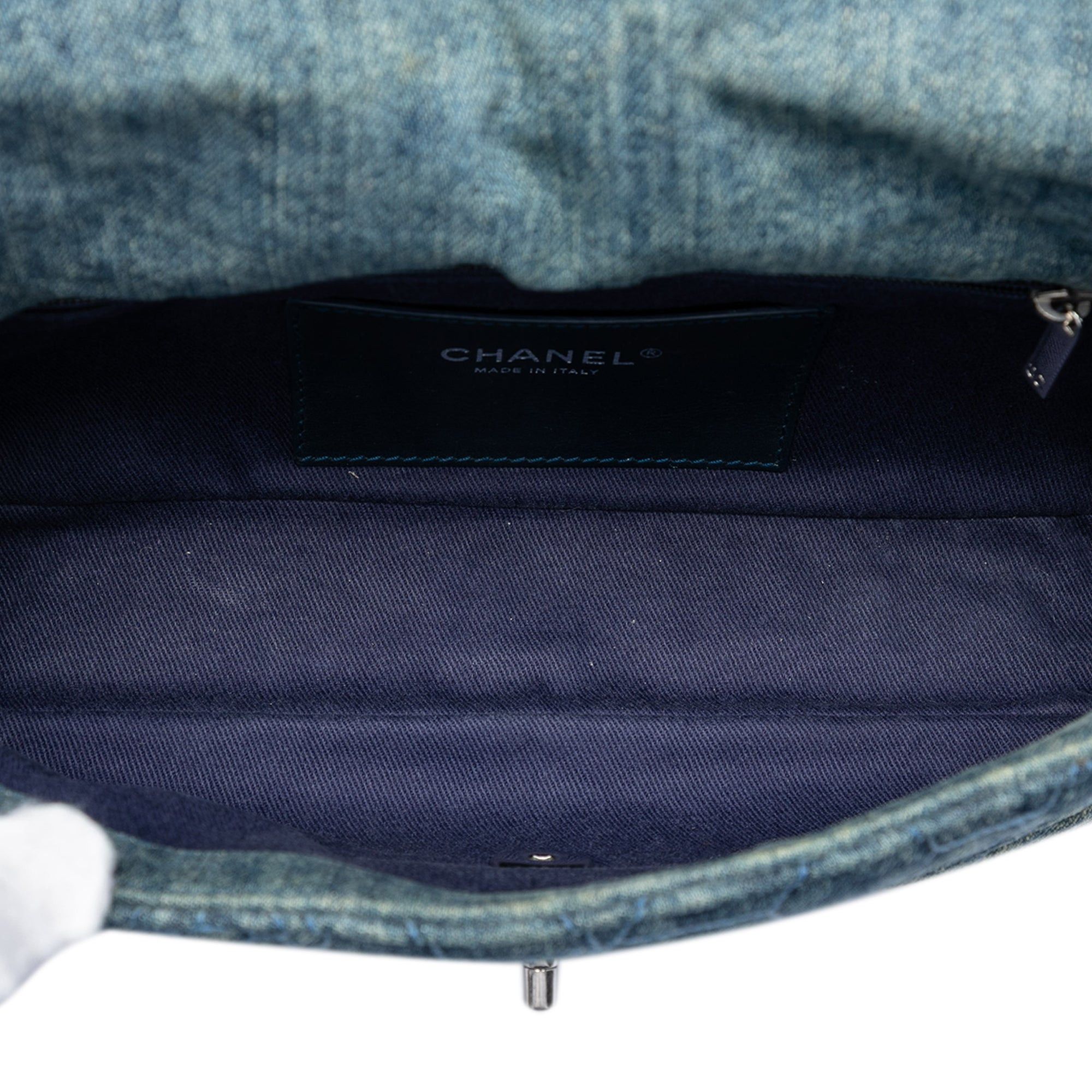 Chanel Medium Embroidered Denim Camellia Flap Size ONE SIZE - 4 Thumbnail