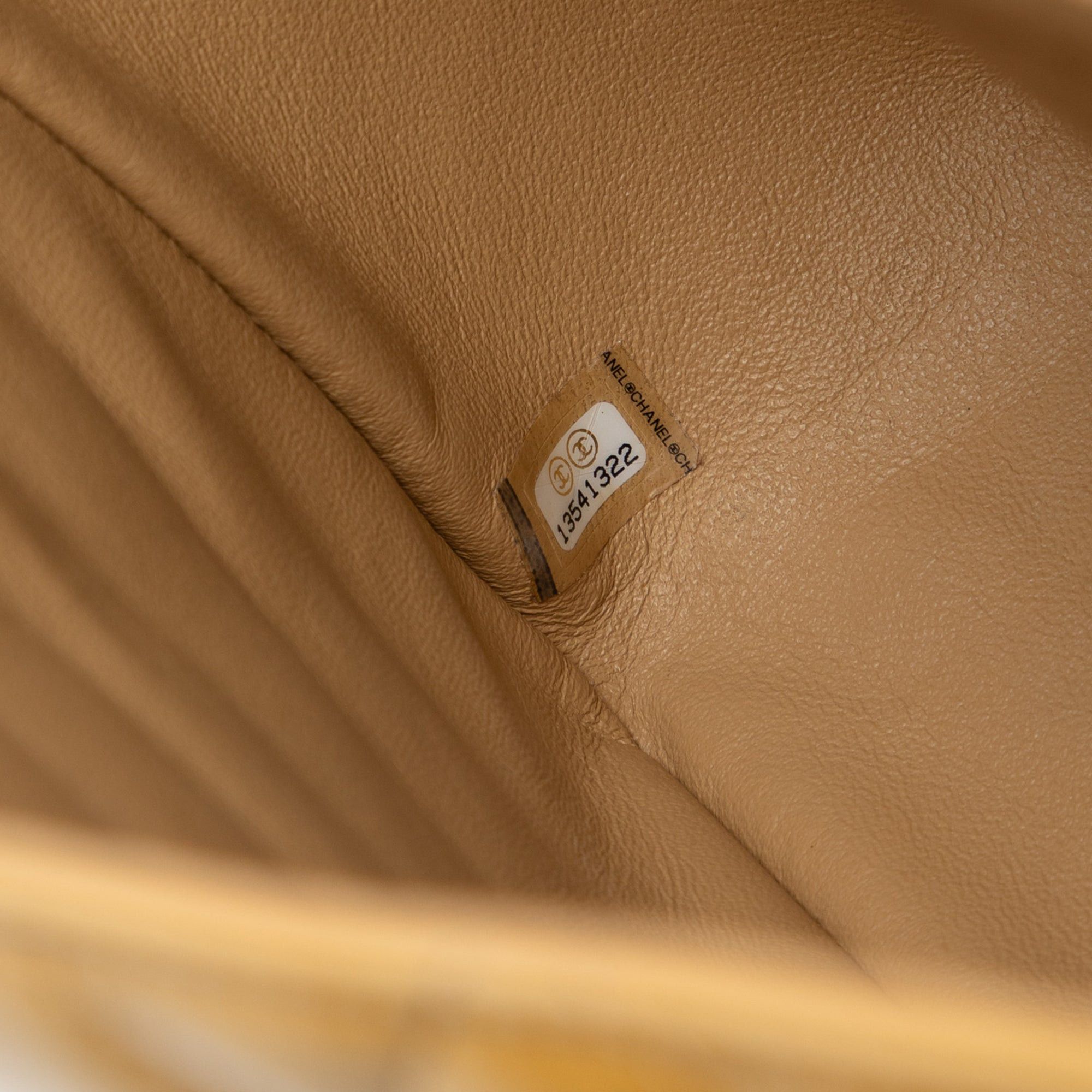 Chanel Maxi Classic Patent Single Flap Size ONE SIZE - 6 Thumbnail