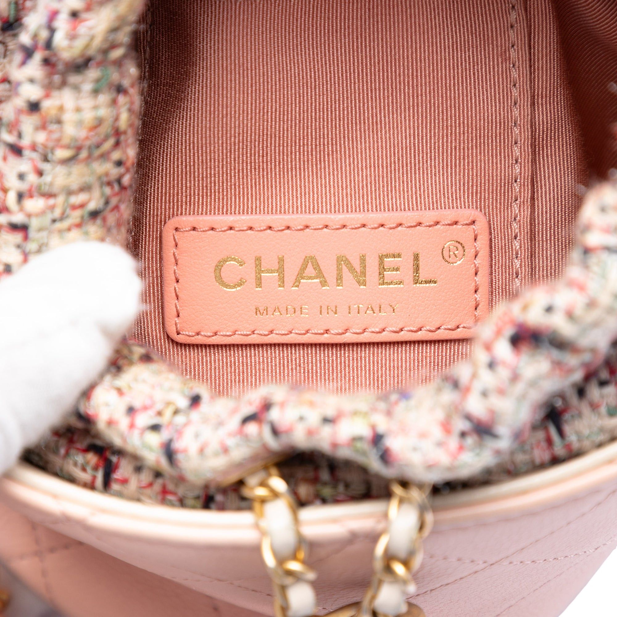 Chanel Small CC Calfskin and Tweed Drawstring Bucket Bag Size ONE SIZE - 5 Thumbnail