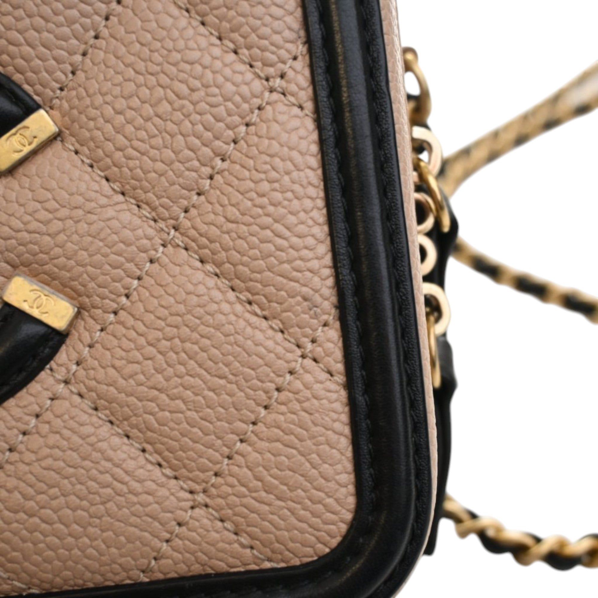 Chanel Small Caviar CC Filigree Vanity Case Size ONE SIZE - 9 Thumbnail