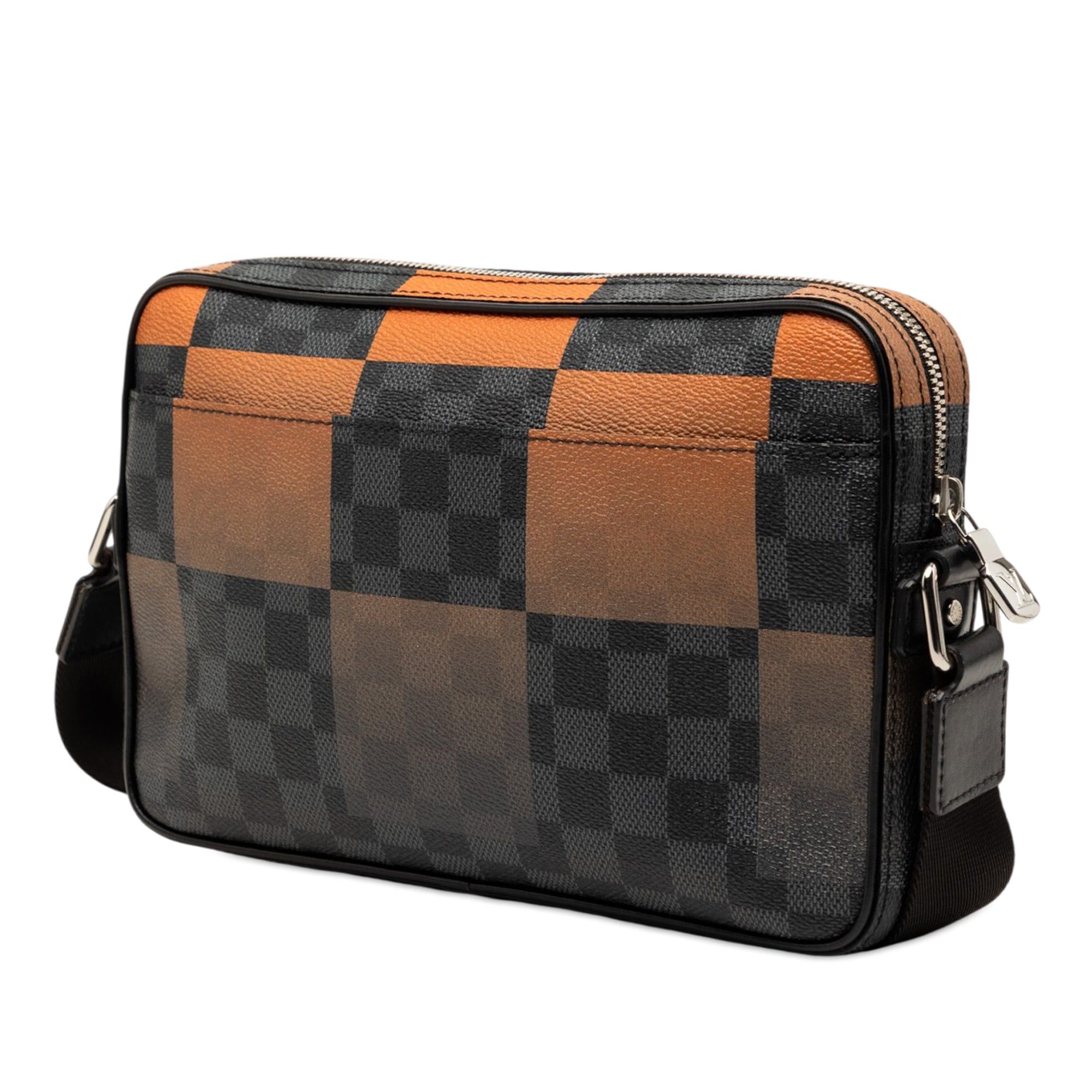 Louis Vuitton Damier Graphite Giant Alpha Messenger Bag Size ONE SIZE - 2 Thumbnail