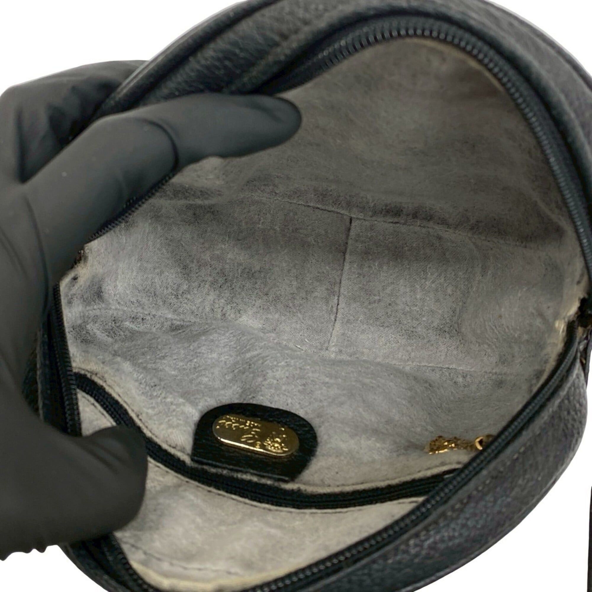 Gucci GUCCI Vintage GG Logo Leather Mini Shoulder Bag/Pouch (Black) - Old Gucci style, featuring logo hardware. (k15-6) Size ONE SIZE - 9 Thumbnail