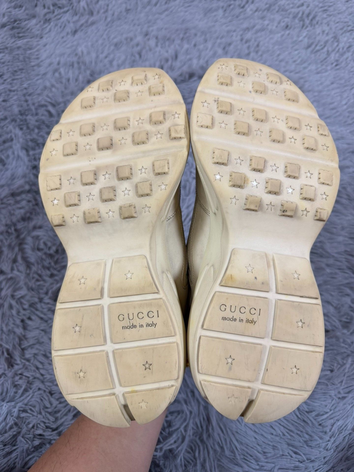 Gucci Gucci Distressed Lowtop Sneakers 8 Men Size US 8 / EU 41 - 5 Thumbnail