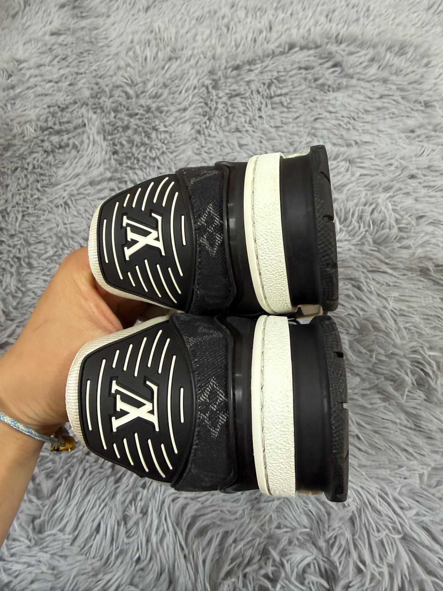 Louis Vuitton Louis Vuitton Training Black Lowtop Sneakers 8 Men Size US 8 / EU 41 - 4 Thumbnail