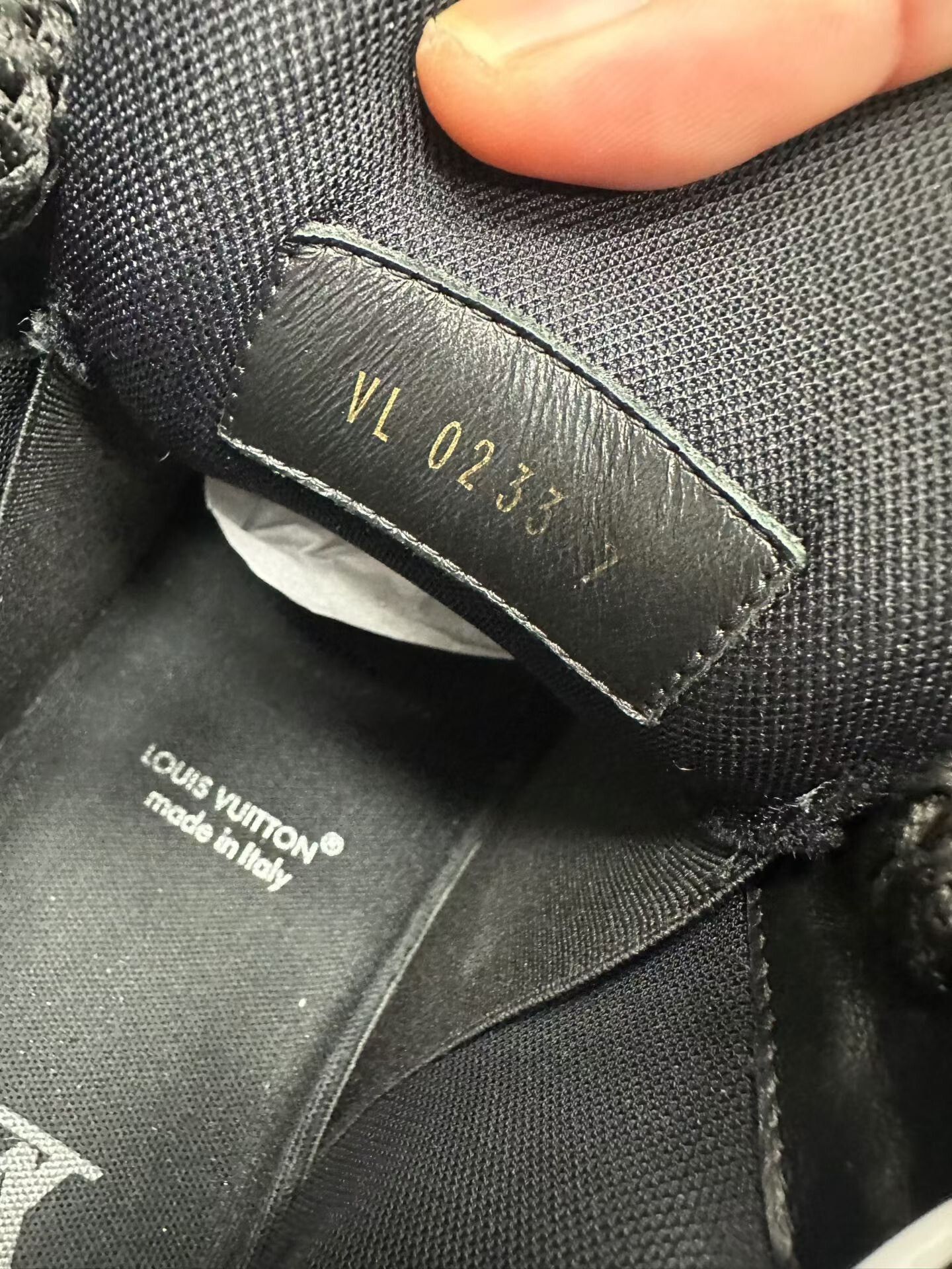 Louis Vuitton Louis Vuitton Training Black Lowtop Sneakers 8 Men Size US 8 / EU 41 - 6 Thumbnail