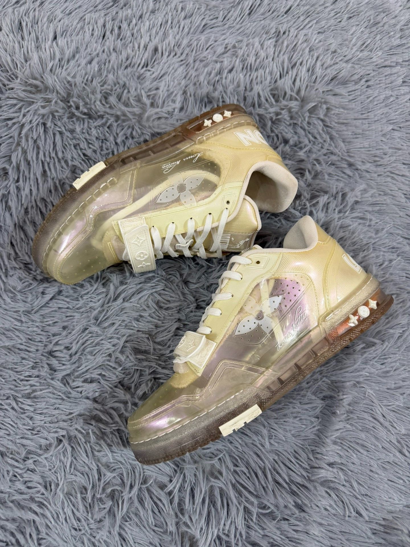 Louis Vuitton Louis Vuitton Training Lowtop Sneakers 8.5 Men Size US 8.5 / EU 41-42 - 2 Thumbnail