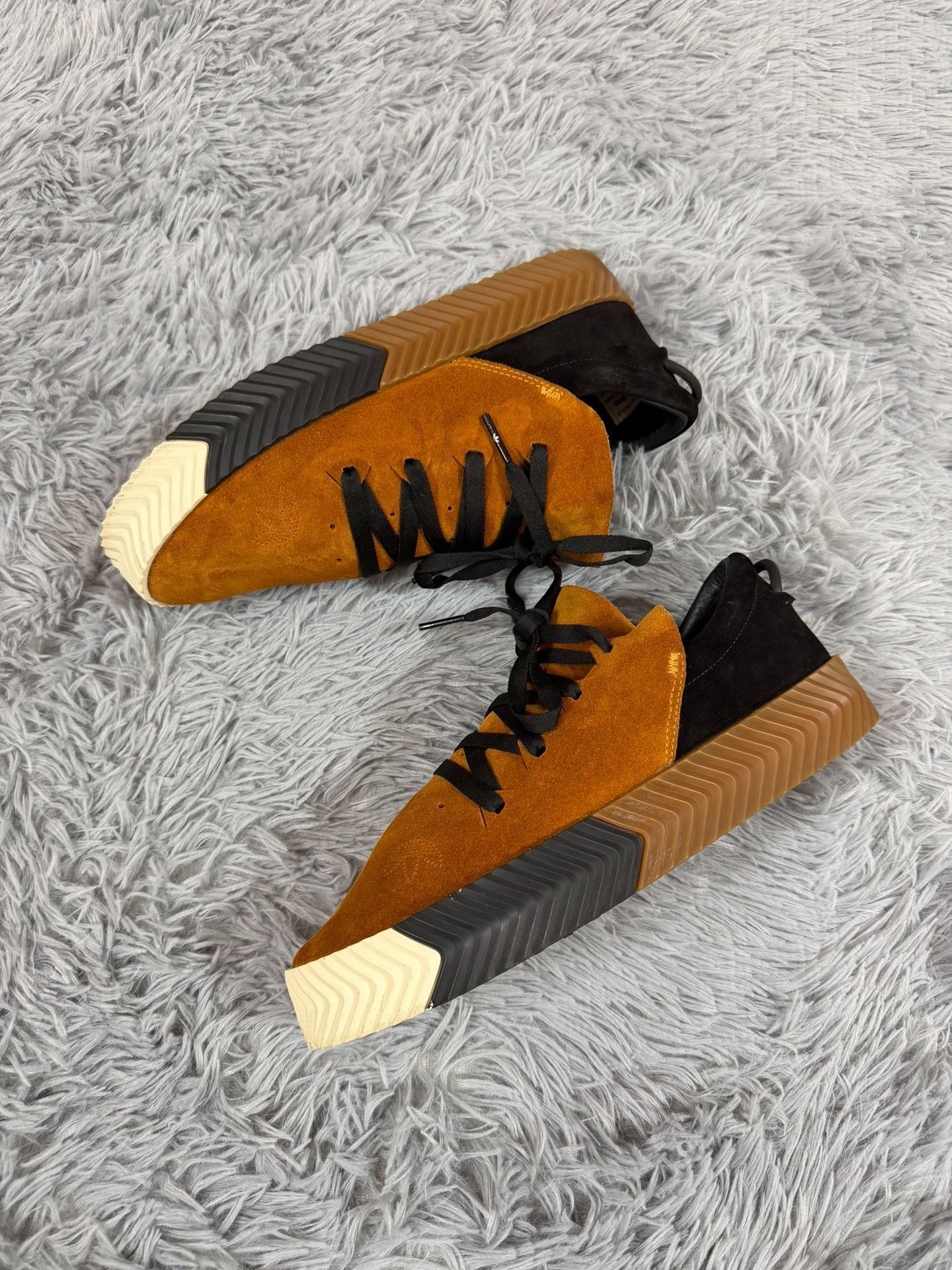 Adidas Adidas Orange Lowtop Sneakers 9 Men Size US 9 / EU 42 - 2 Thumbnail