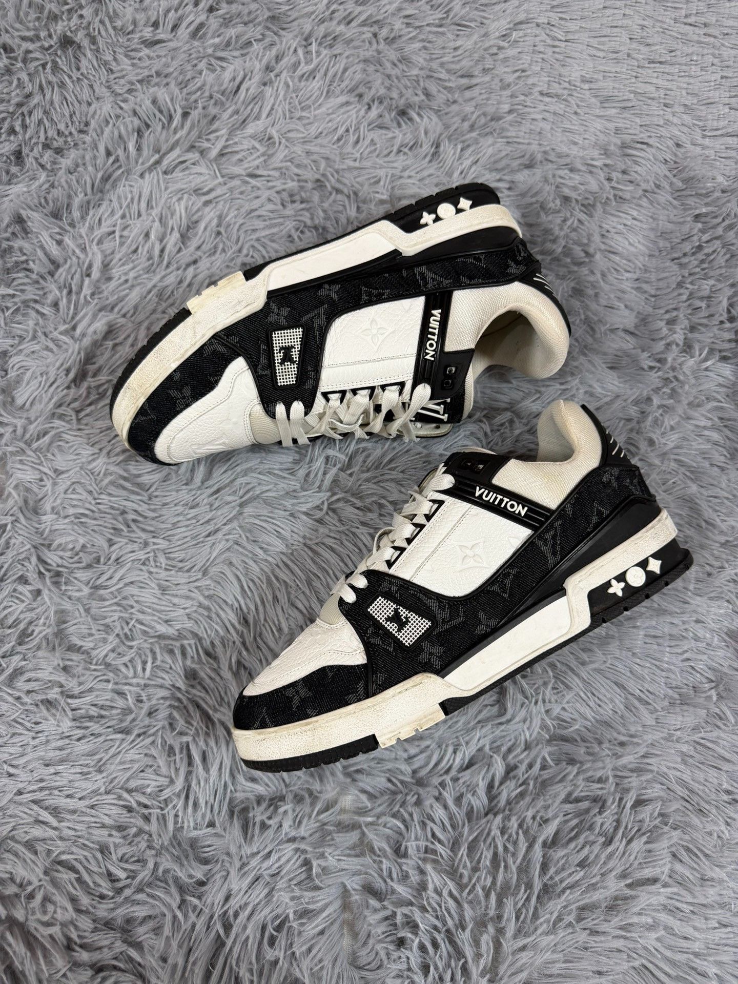 Louis Vuitton Louis Vuitton Training Black Lowtop Sneakers 8 Men Size US 8 / EU 41 - 2 Thumbnail